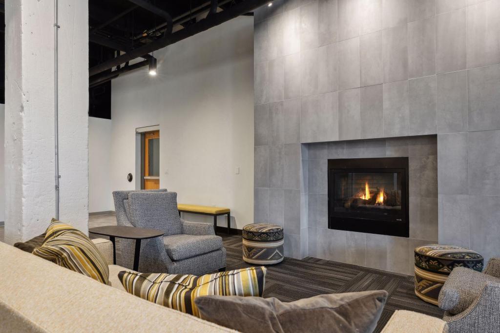 View of Residential at 401 2nd Street #511, Minneapolis MN 55401, Minneapolis (48 of 53) - Mike Wilen | Minnesota Team Real Estate