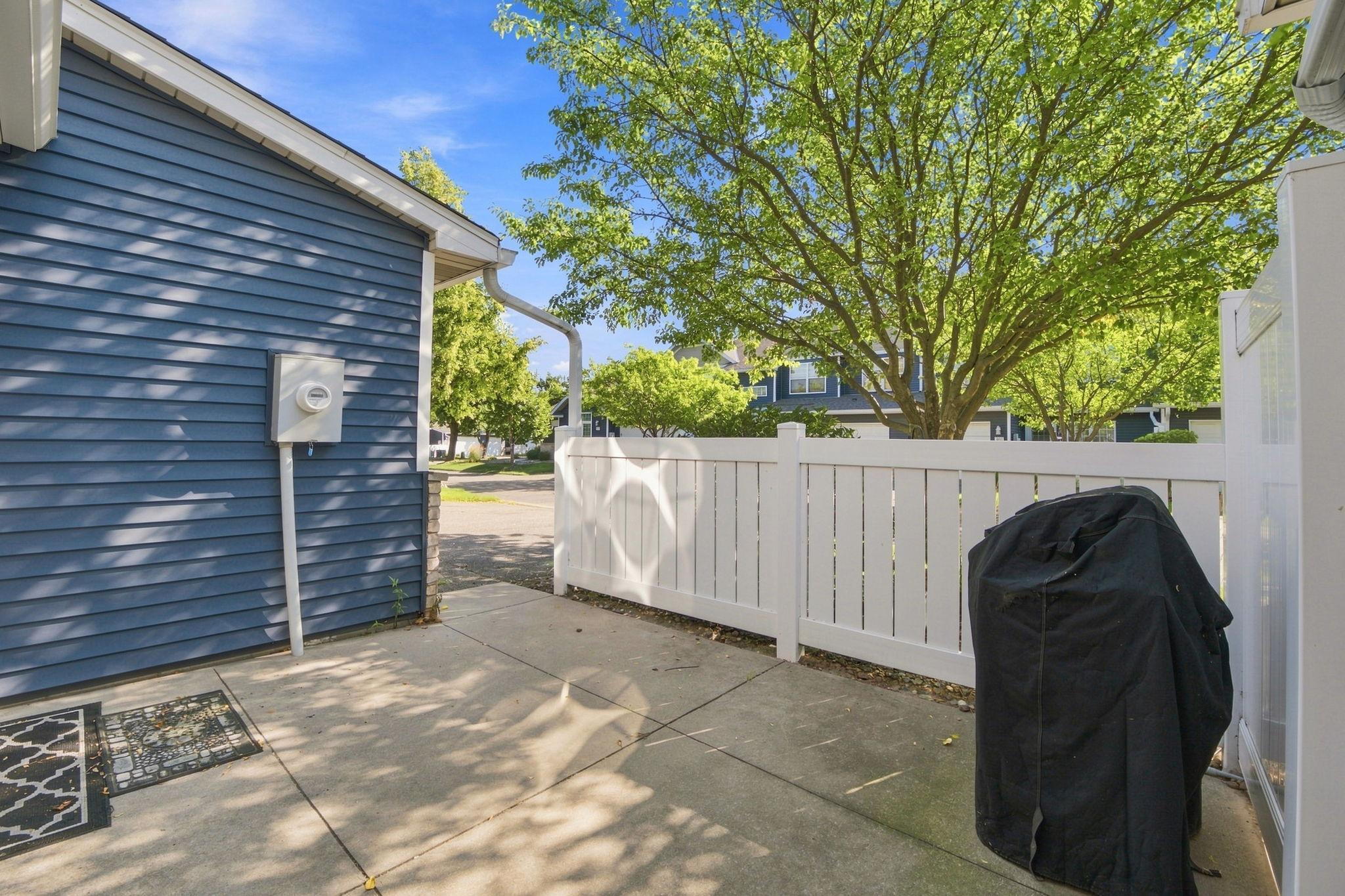 View of Residential at 410 Hickory Lane, Oakdale MN 55128, Oakdale (28 of 32) - Mike Wilen | Minnesota Team Real Estate