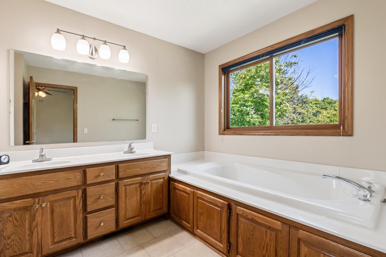 View of Residential at 8079 Spruce Trail, Eden Prairie MN 55347, Eden Prairie (31 of 53) - Mike Wilen | Minnesota Team Real Estate