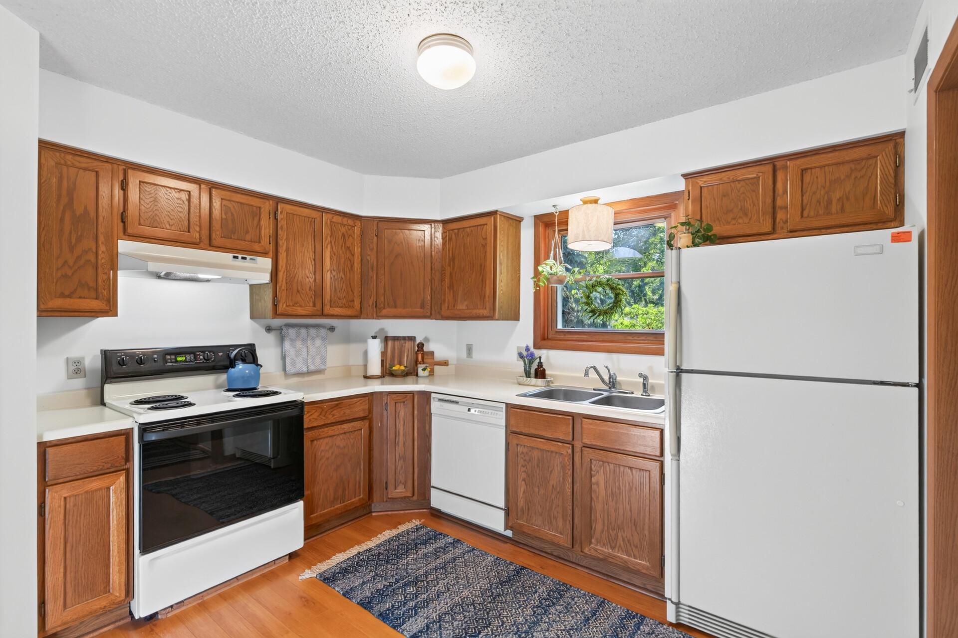 View of Residential at 7246 Allen Court, Eden Prairie MN 55346, Eden Prairie (14 of 30) - Mike Wilen | Minnesota Team Real Estate