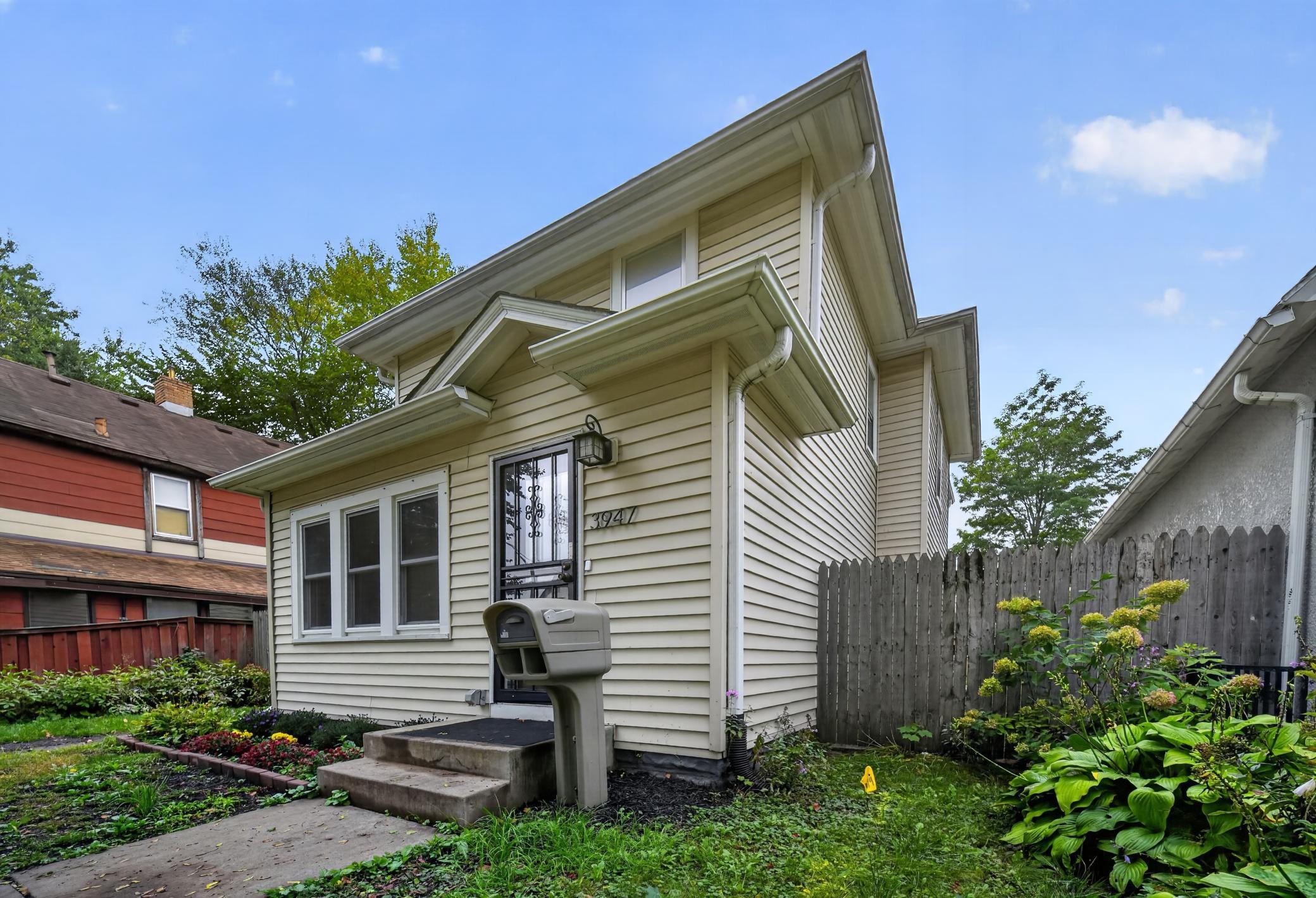 View of Residential at 3947 Dupont Avenue, Minneapolis MN 55412, Minneapolis (31 of 39) - Mike Wilen | Minnesota Team Real Estate
