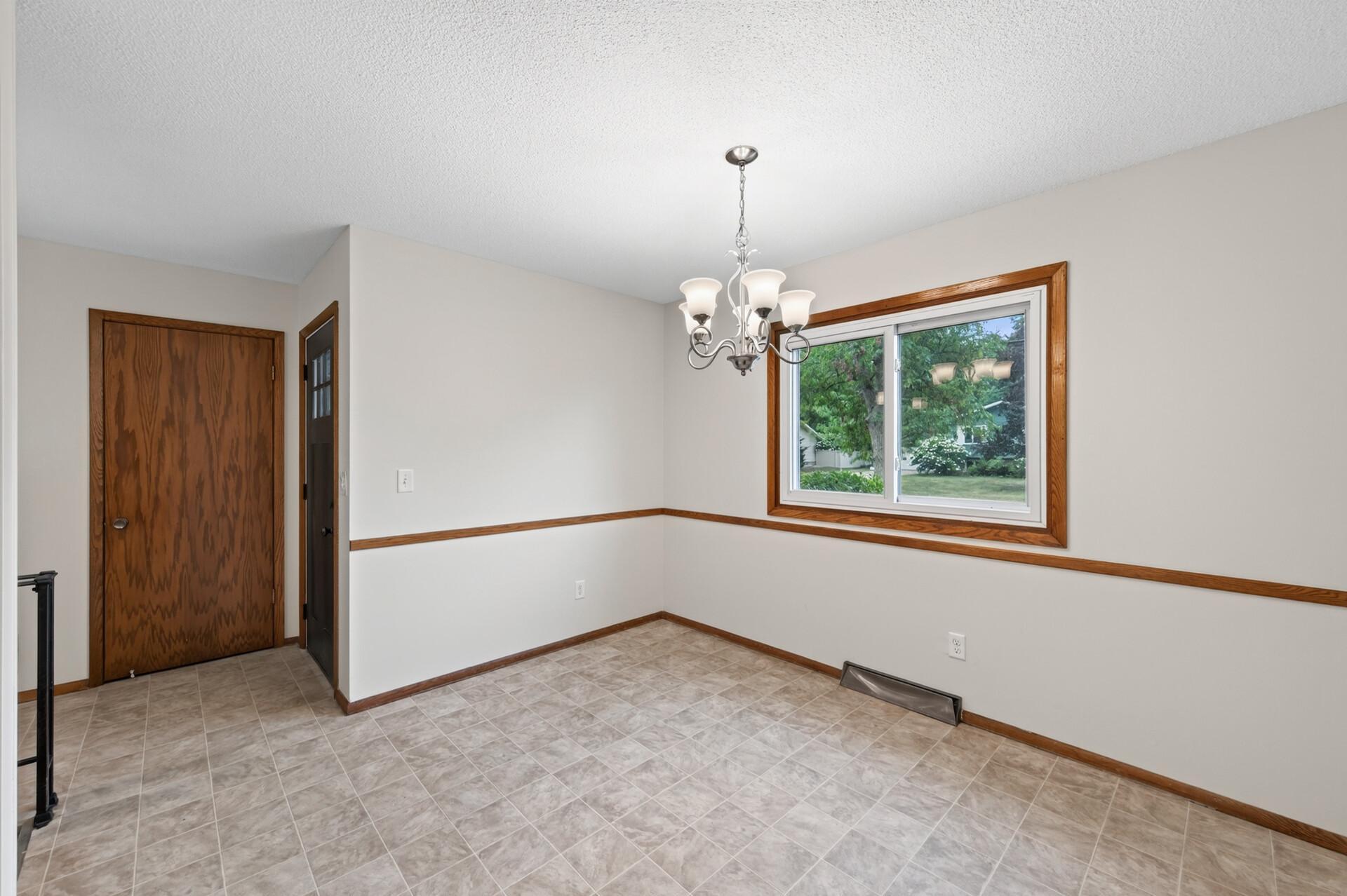 View of Residential at 5400 80th Avenue, Brooklyn Park MN 55443, Brooklyn Park (4 of 21) - Mike Wilen | Minnesota Team Real Estate