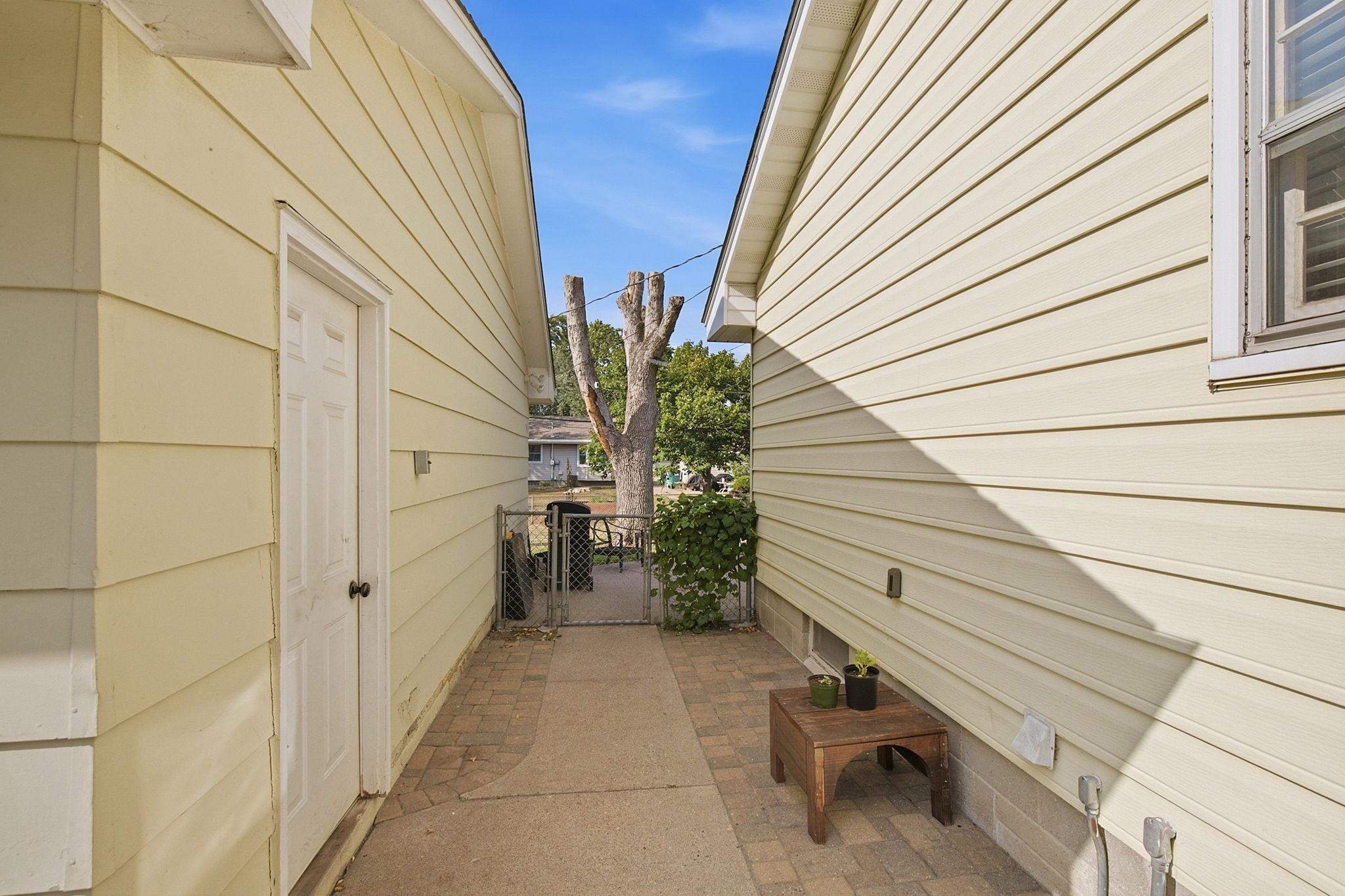 View of Residential at 1600 Amy Lane, Brooklyn Center MN 55430, Brooklyn Center (43 of 43) - Mike Wilen | Minnesota Team Real Estate