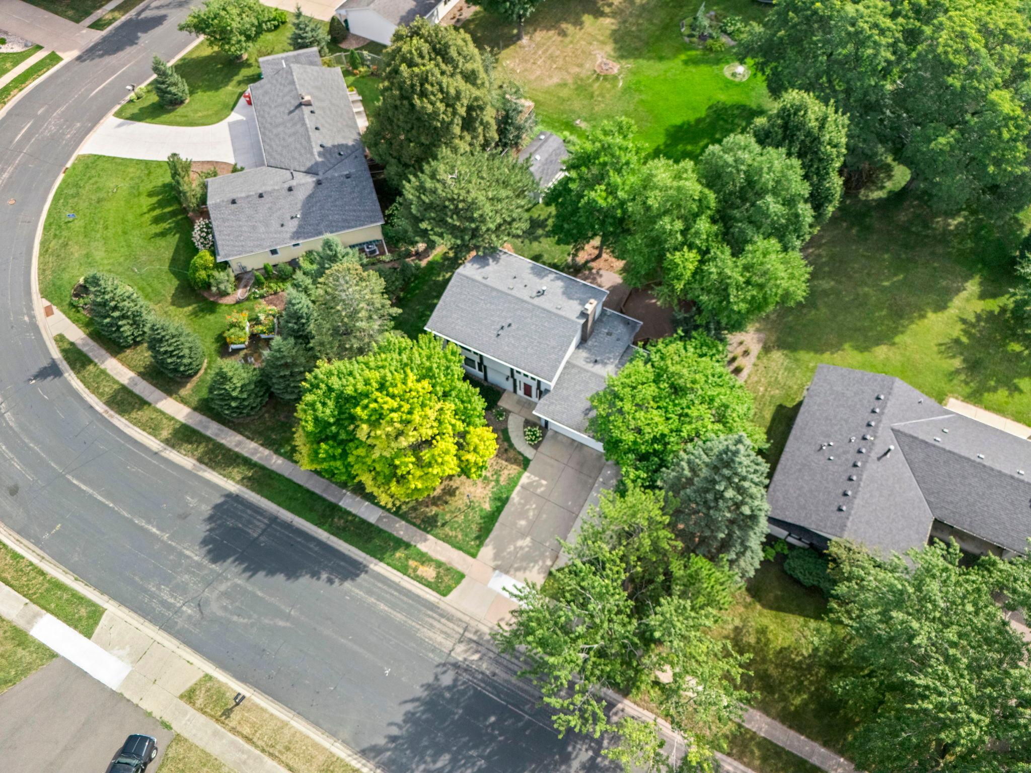 View of Residential at 9609 Utica Road, Bloomington MN 55437, Bloomington (2 of 40) - Mike Wilen | Minnesota Team Real Estate