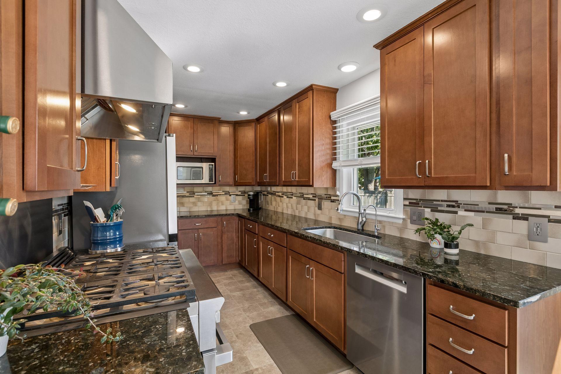 View of Residential at 3700 Hubbard Avenue, Robbinsdale MN 55422, Robbinsdale (12 of 52) - Mike Wilen | Minnesota Team Real Estate