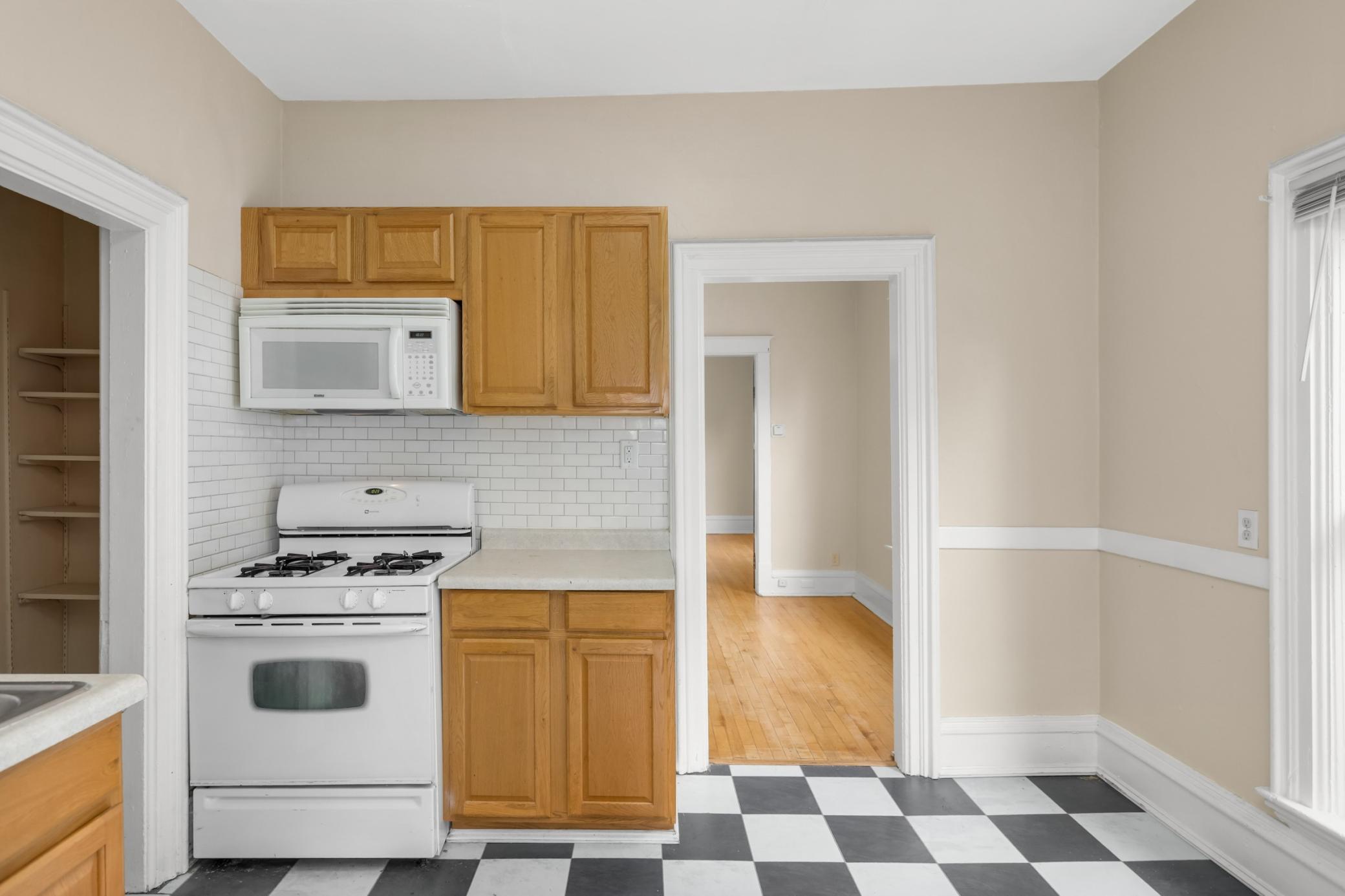 View of Residential Income at 226 Gramercy Avenue, Minneapolis MN 55405, Minneapolis (23 of 27) - Mike Wilen | Minnesota Team Real Estate