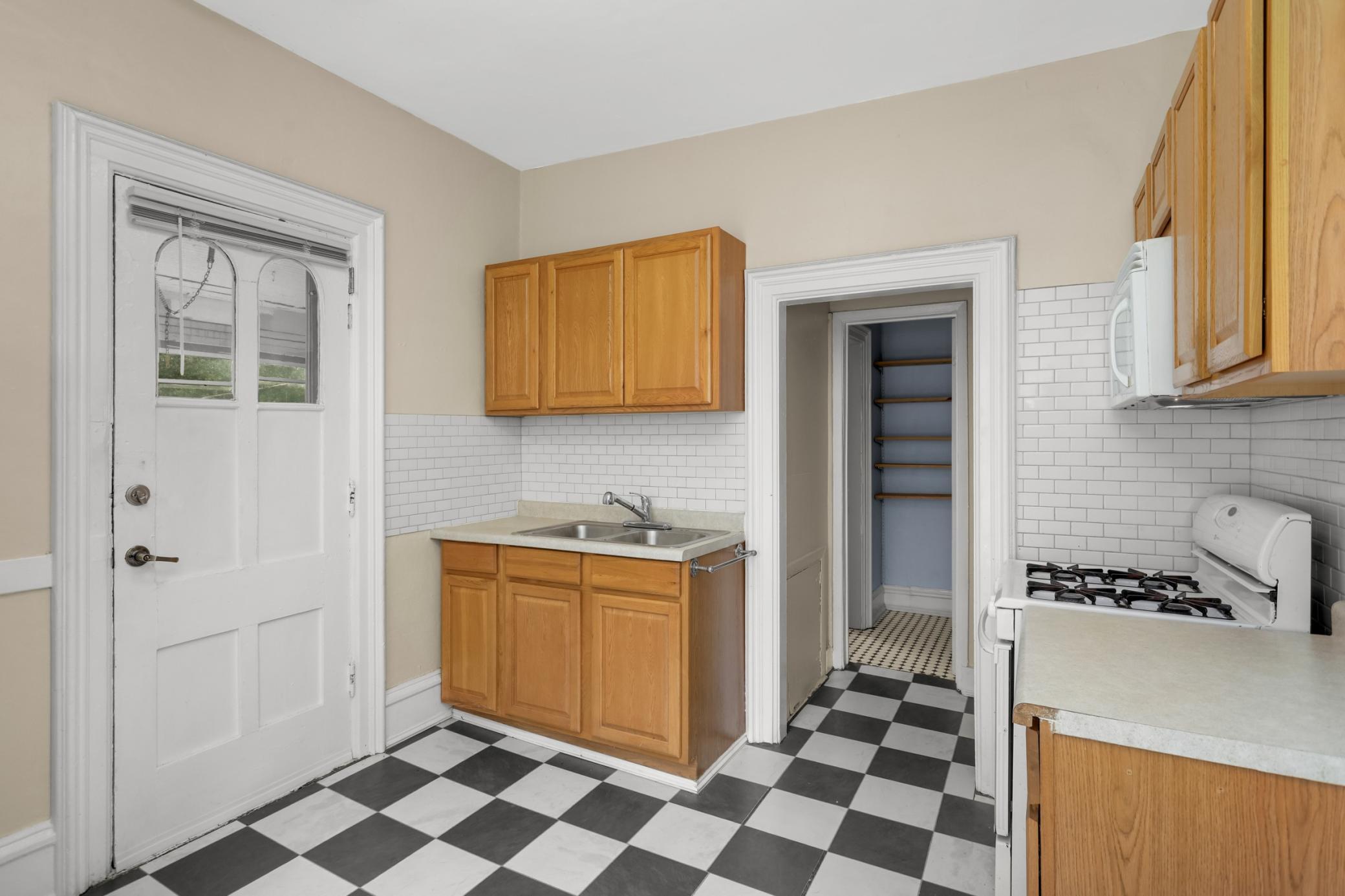 View of Residential Income at 226 Gramercy Avenue, Minneapolis MN 55405, Minneapolis (22 of 27) - Mike Wilen | Minnesota Team Real Estate