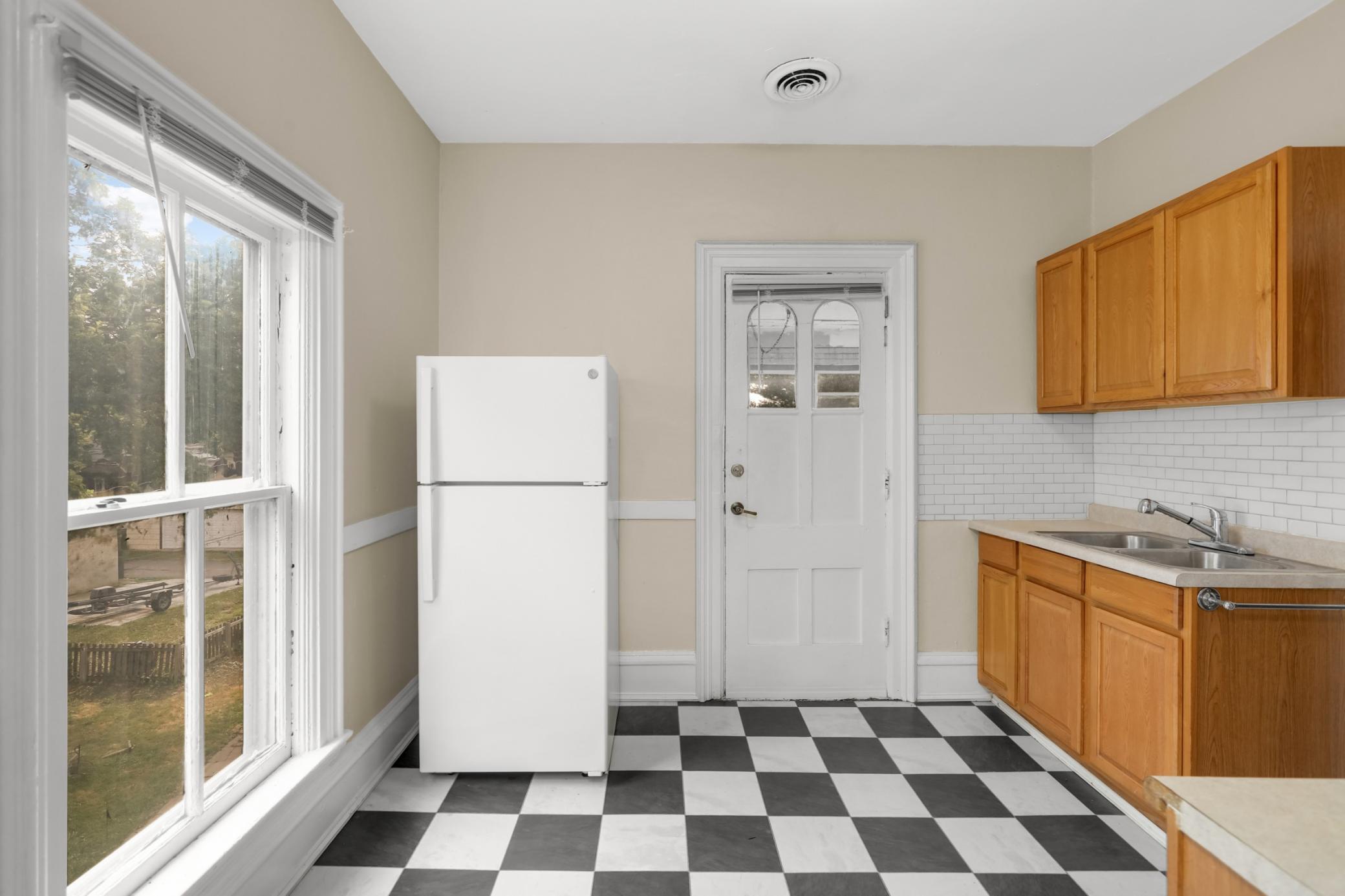 View of Residential Income at 226 Gramercy Avenue, Minneapolis MN 55405, Minneapolis (21 of 27) - Mike Wilen | Minnesota Team Real Estate