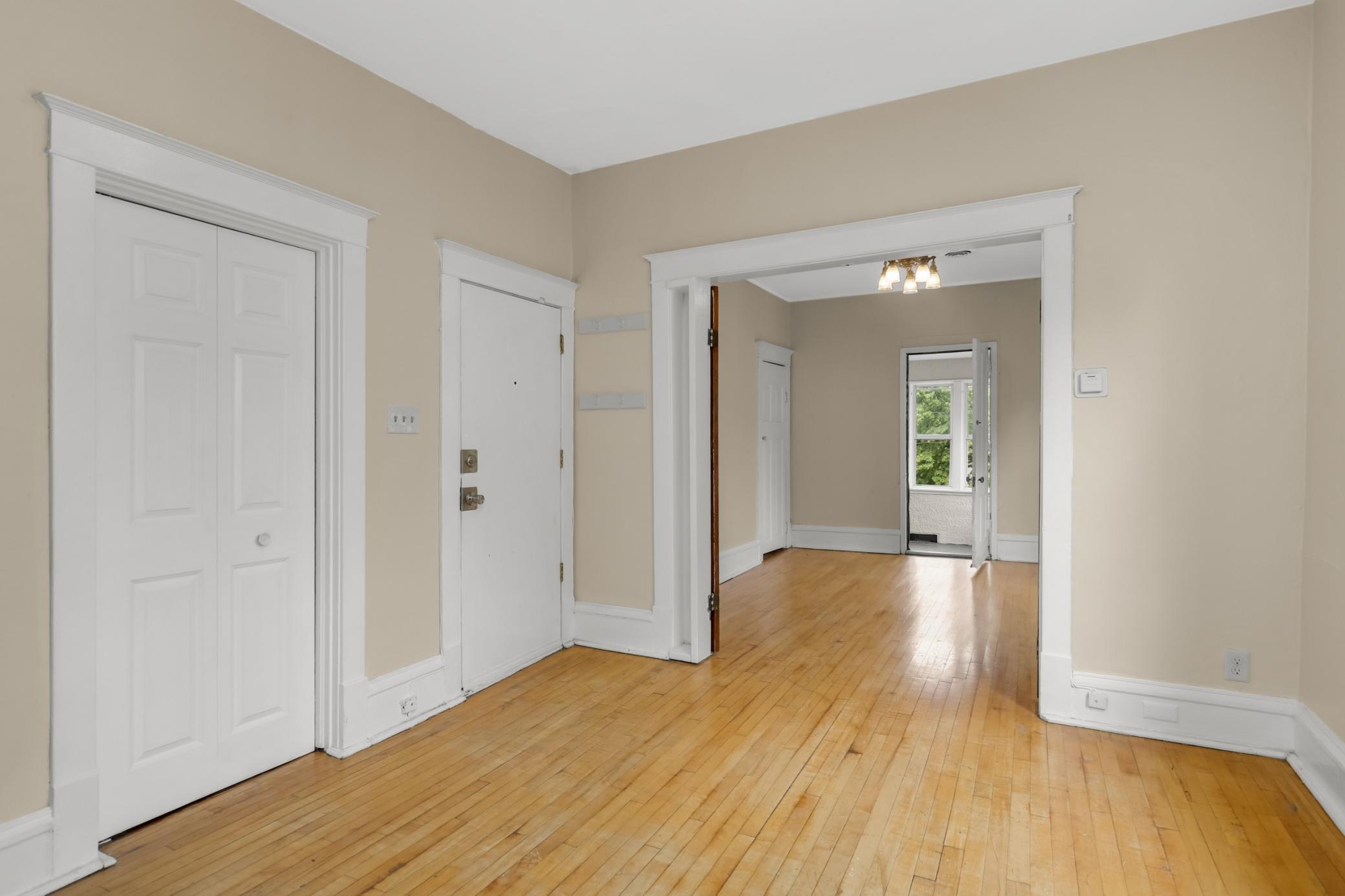 View of Residential Income at 226 Gramercy Avenue, Minneapolis MN 55405, Minneapolis (17 of 27) - Mike Wilen | Minnesota Team Real Estate