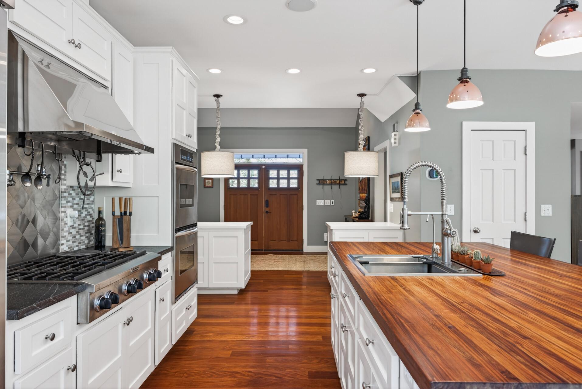 View of Residential at 19055 Ridgewood Road, Deephaven MN 55391, Deephaven (6 of 100) - Mike Wilen | Minnesota Team Real Estate