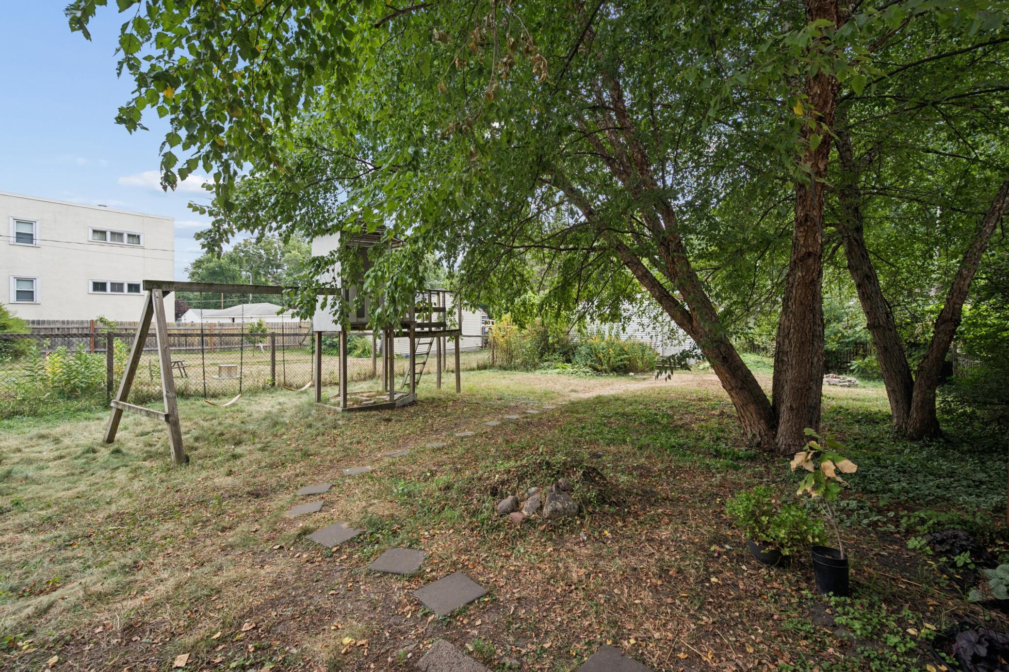 View of Residential at 2096 Como Avenue, Saint Paul MN 55108, Saint Paul (44 of 57) - Mike Wilen | Minnesota Team Real Estate