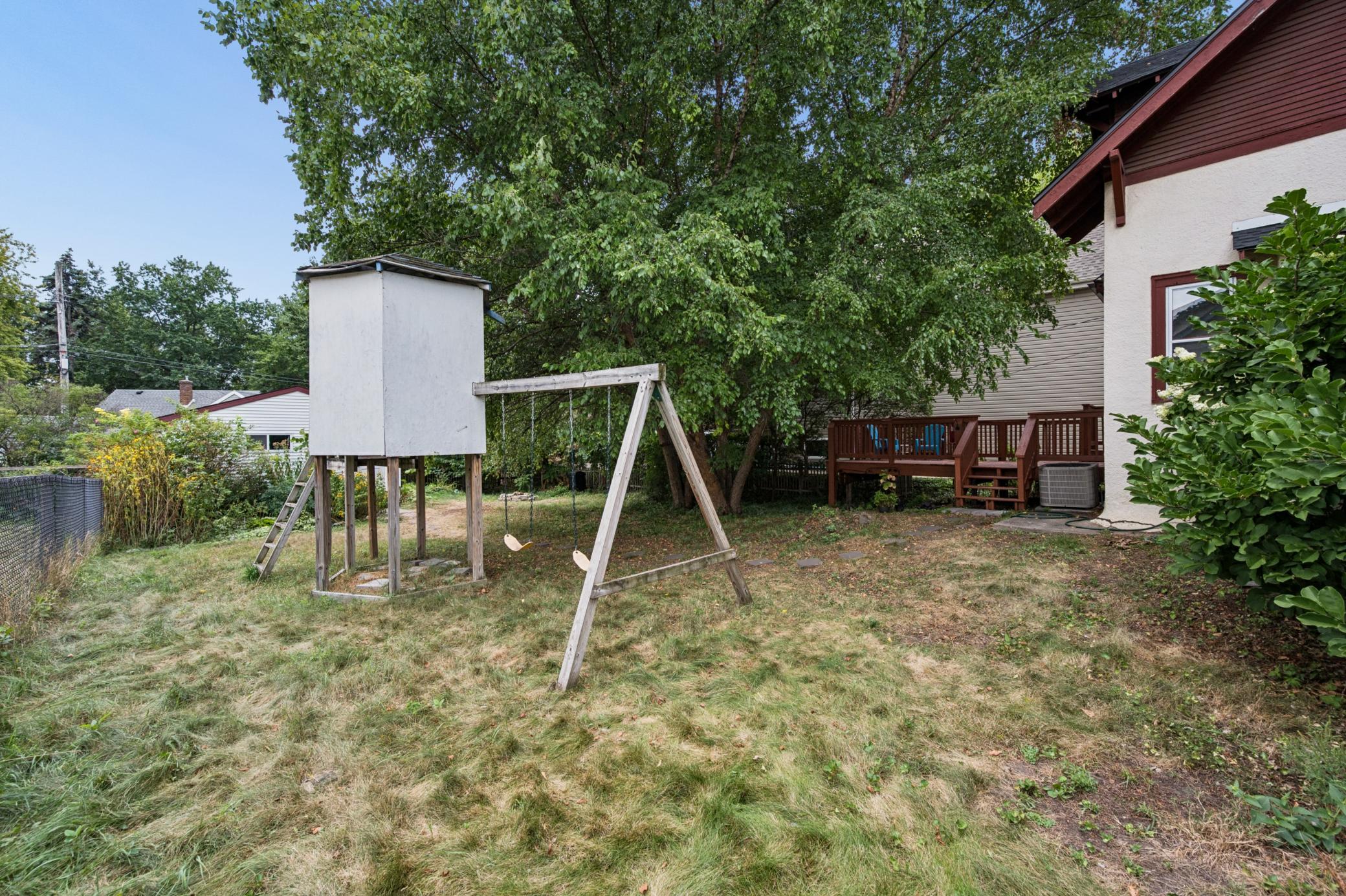 View of Residential at 2096 Como Avenue, Saint Paul MN 55108, Saint Paul (43 of 57) - Mike Wilen | Minnesota Team Real Estate