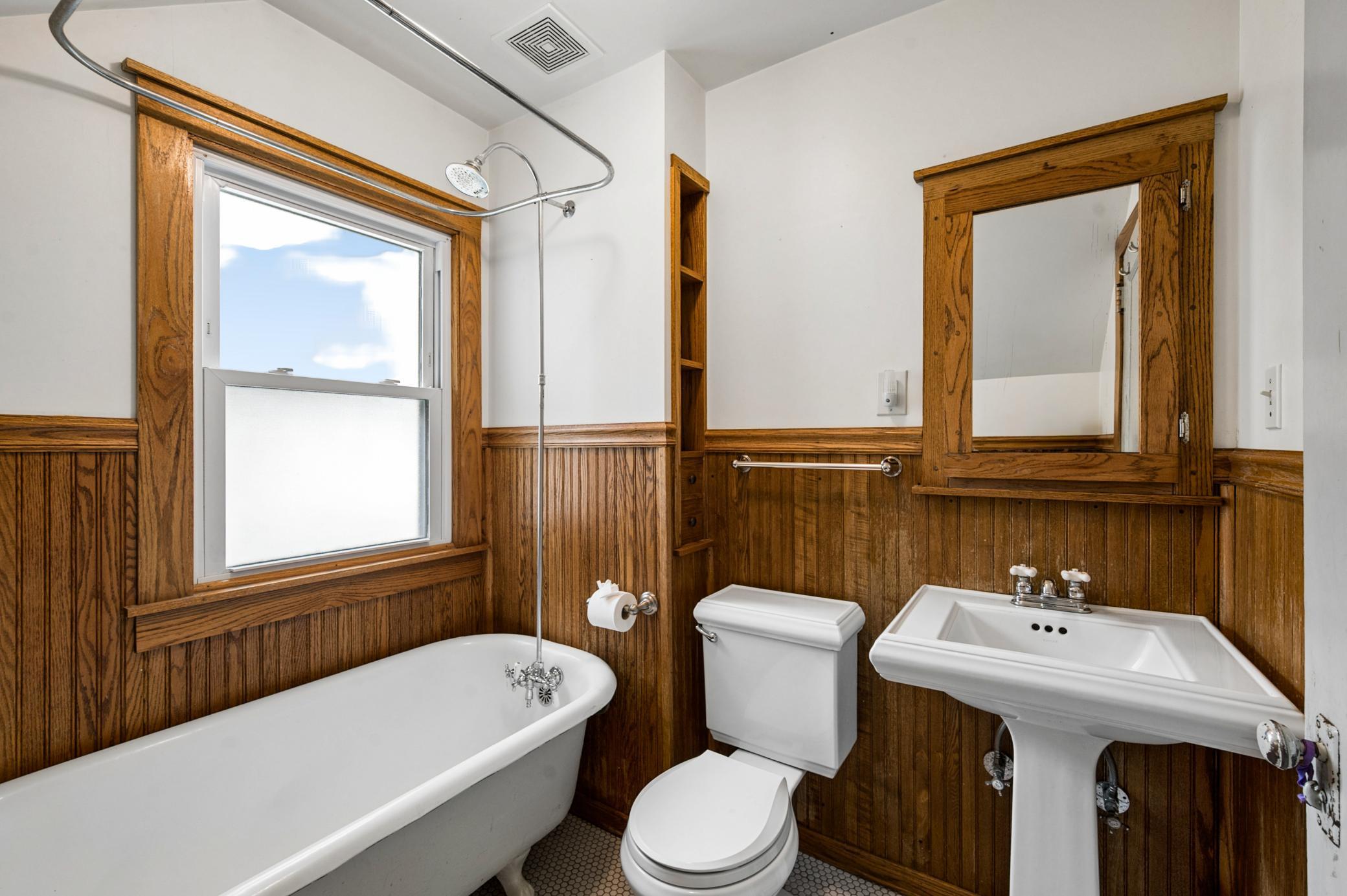 View of Residential at 2096 Como Avenue, Saint Paul MN 55108, Saint Paul (22 of 57) - Mike Wilen | Minnesota Team Real Estate