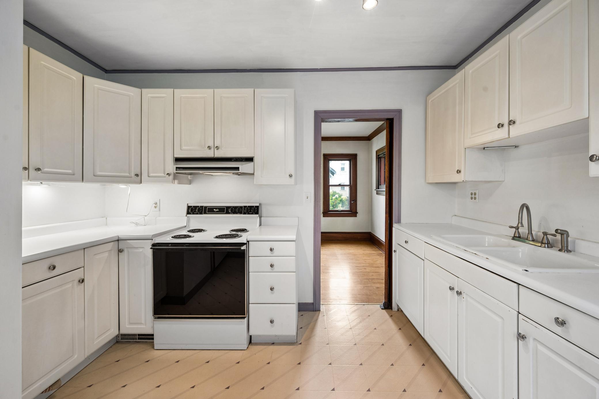 View of Residential at 2096 Como Avenue, Saint Paul MN 55108, Saint Paul (19 of 57) - Mike Wilen | Minnesota Team Real Estate