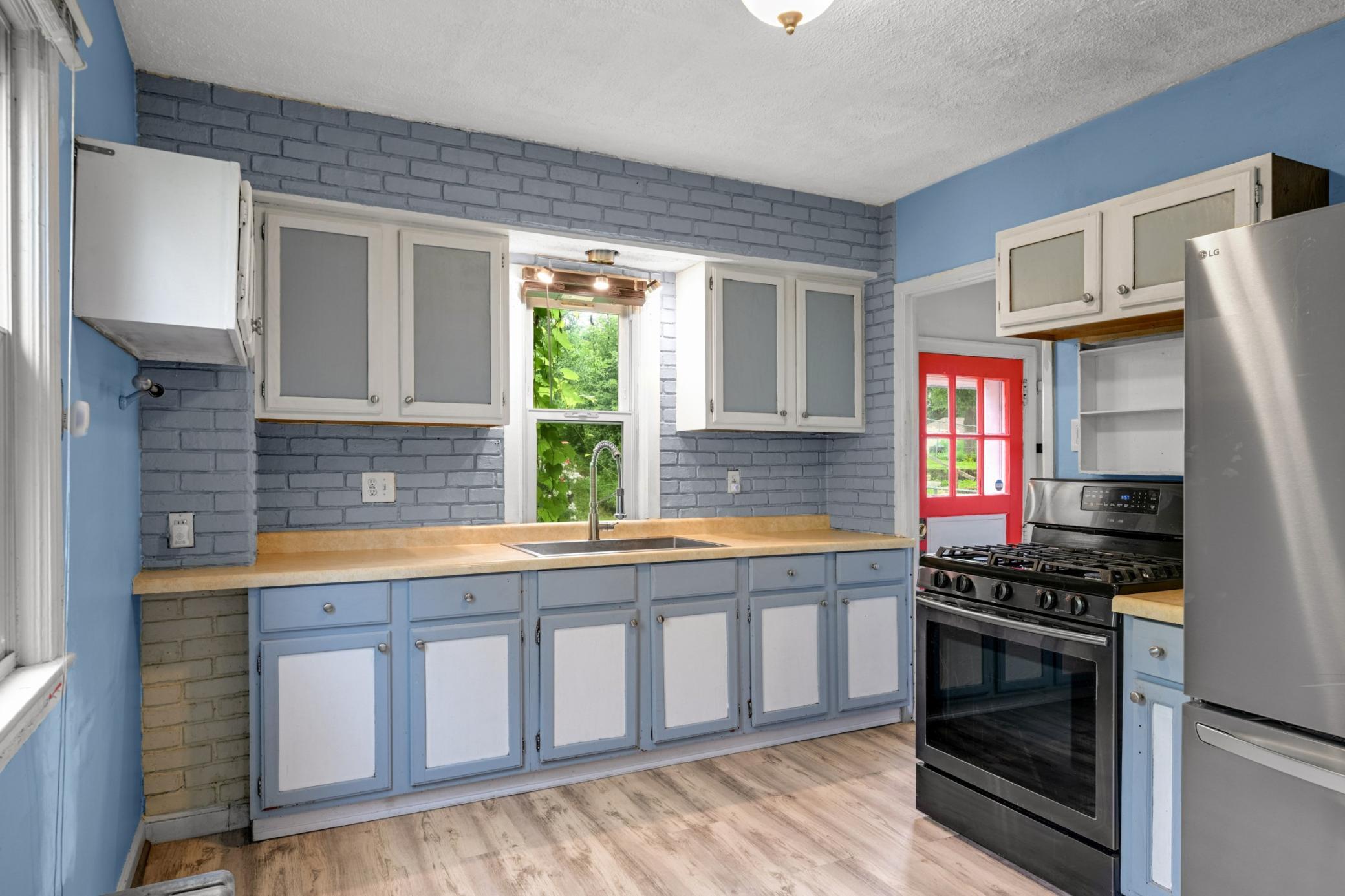 View of Residential at 3920 15th Avenue, Minneapolis MN 55407, Minneapolis (12 of 30) - Mike Wilen | Minnesota Team Real Estate
