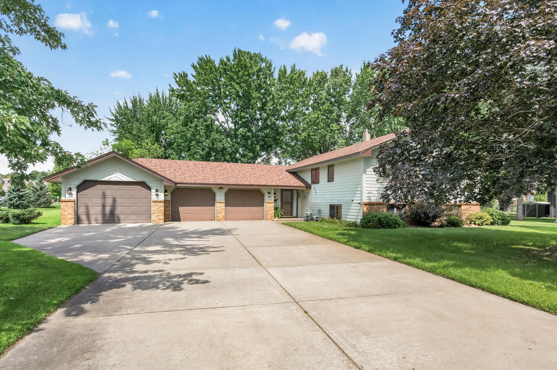 View of Residential at 3800 101st Avenue, Brooklyn Park MN 55443, Brooklyn Park (5 of 42) - Mike Wilen | Minnesota Team Real Estate