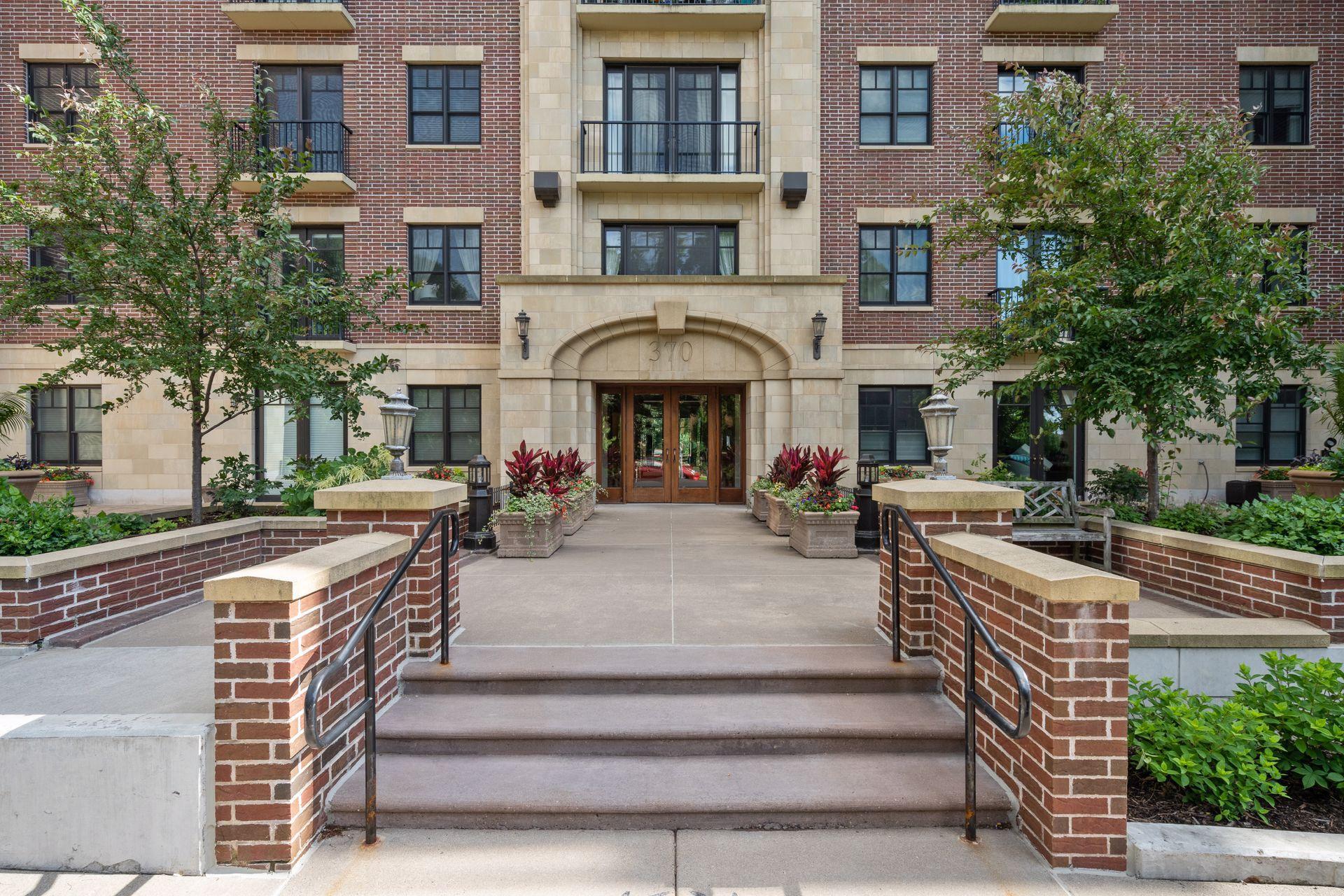 View of Residential at 370 Marshall Avenue #201, Saint Paul MN 55102, Saint Paul (39 of 41) - Mike Wilen | Minnesota Team Real Estate