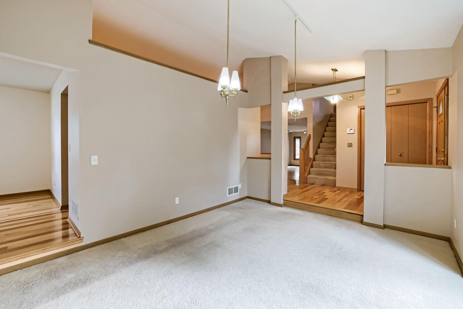 View of Residential at 1119 Bonnieview Drive, Woodbury MN 55129, Woodbury (22 of 45) - Mike Wilen | Minnesota Team Real Estate