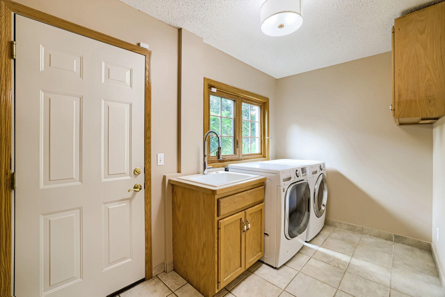 View of Residential at 1119 Bonnieview Drive, Woodbury MN 55129, Woodbury (26 of 45) - Mike Wilen | Minnesota Team Real Estate