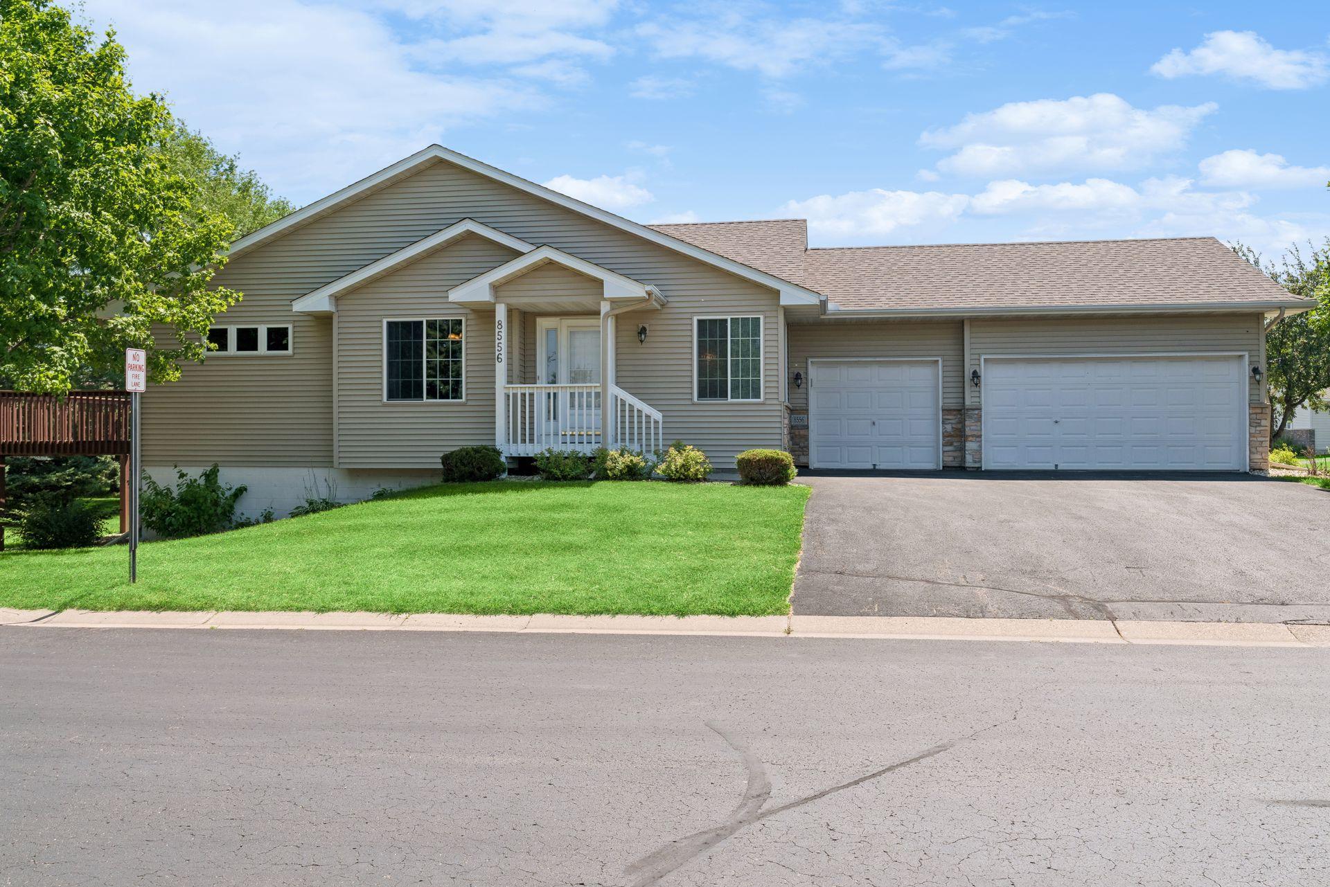 View of Residential at 8556 Adair Circle, Brooklyn Park MN 55443, Brooklyn Park (4 of 27) - Mike Wilen | Minnesota Team Real Estate
