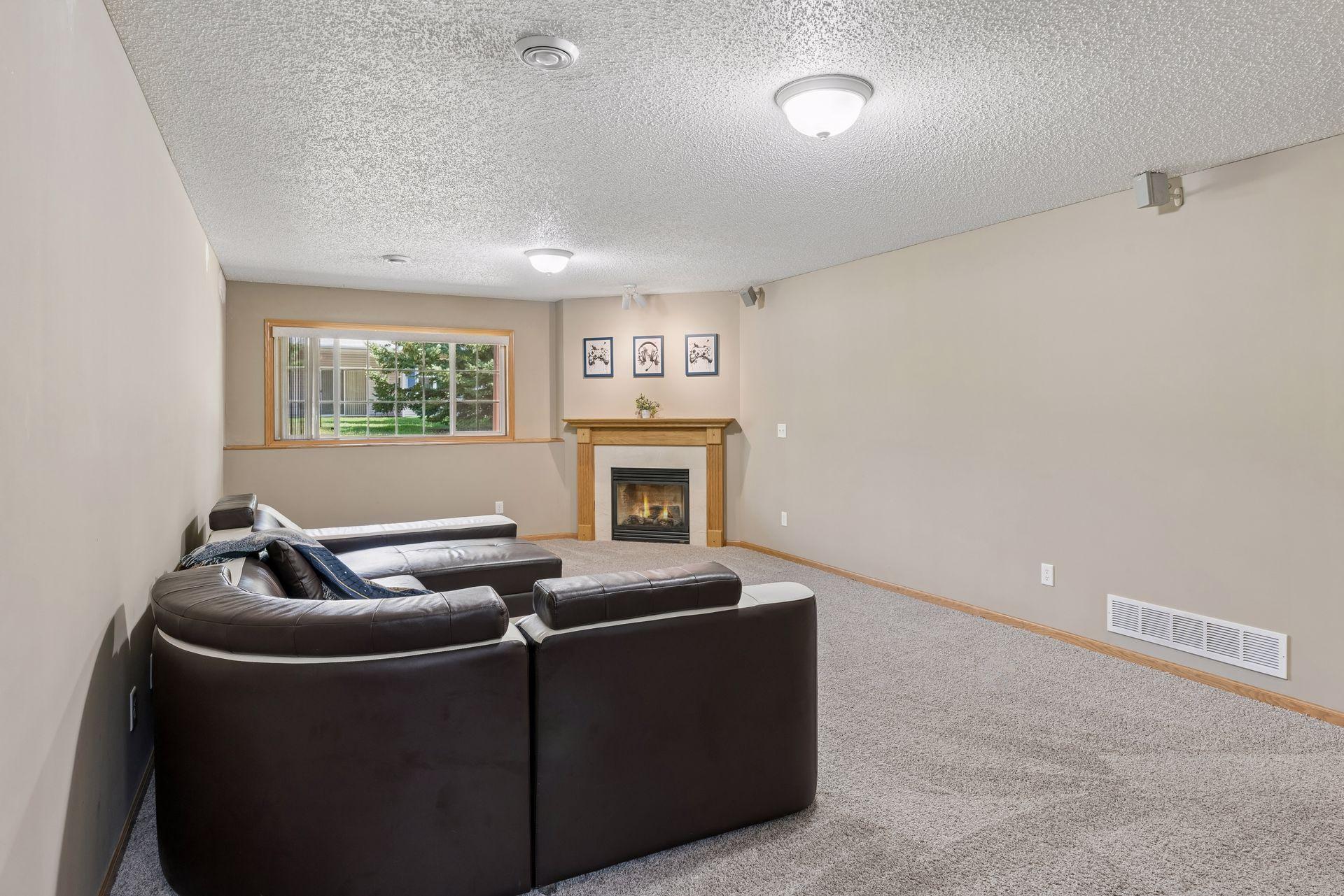 View of Residential at 8556 Adair Circle, Brooklyn Park MN 55443, Brooklyn Park (17 of 27) - Mike Wilen | Minnesota Team Real Estate