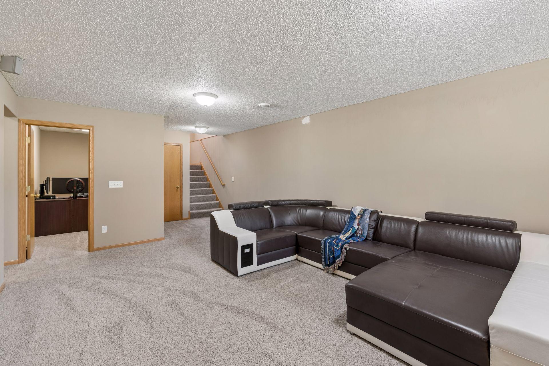 View of Residential at 8556 Adair Circle, Brooklyn Park MN 55443, Brooklyn Park (18 of 27) - Mike Wilen | Minnesota Team Real Estate