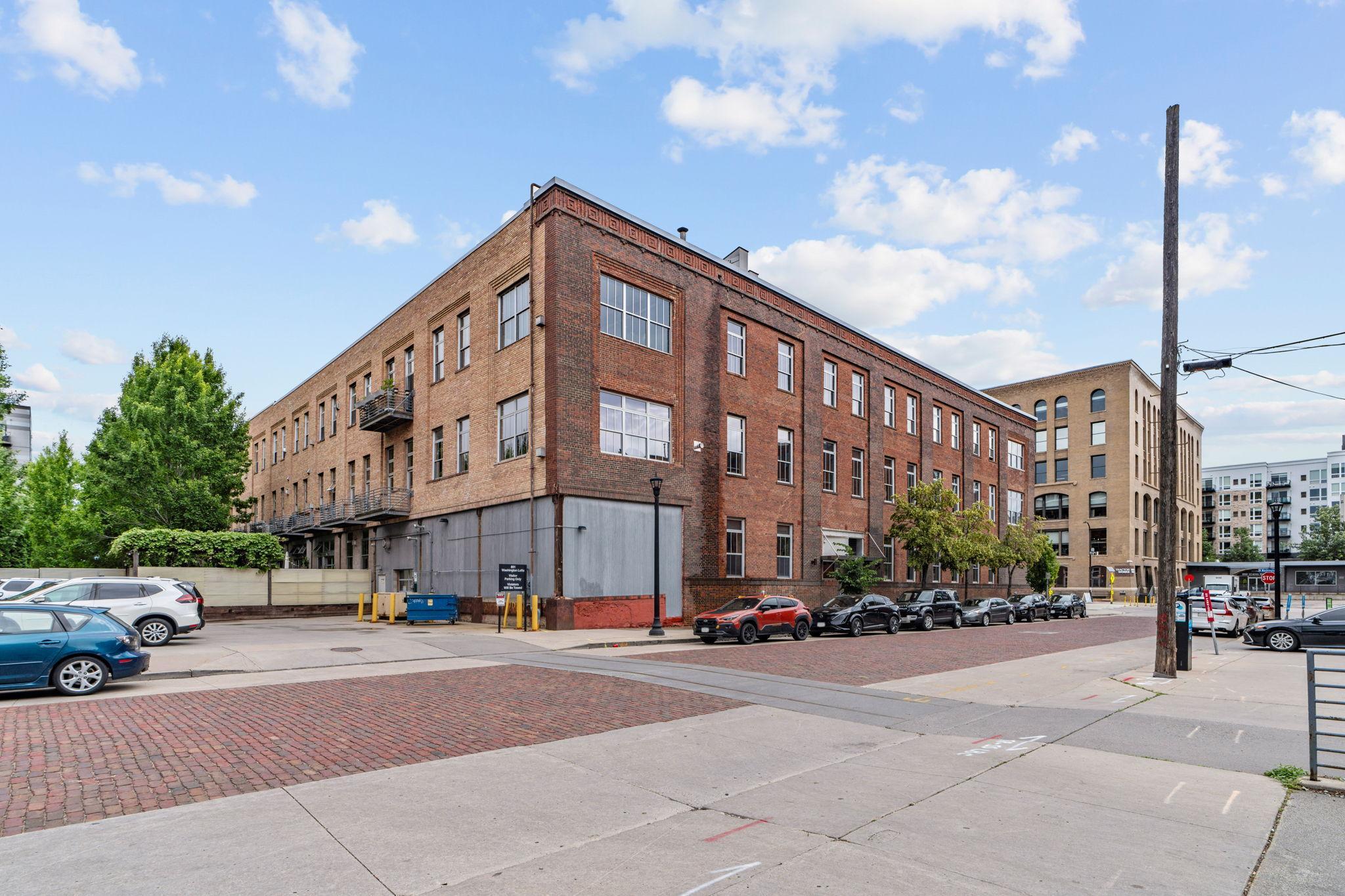 View of Residential at 801 Washington Avenue #121, Minneapolis MN 55401, Minneapolis (47 of 54) - Mike Wilen | Minnesota Team Real Estate