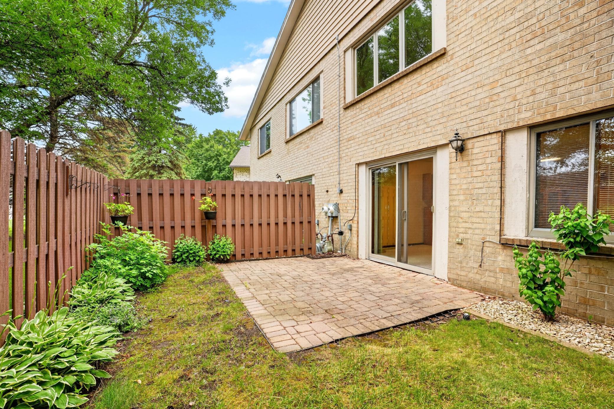 View of Residential at 7055 Robinwood Trail, Woodbury MN 55125, Woodbury (27 of 30) - Mike Wilen | Minnesota Team Real Estate