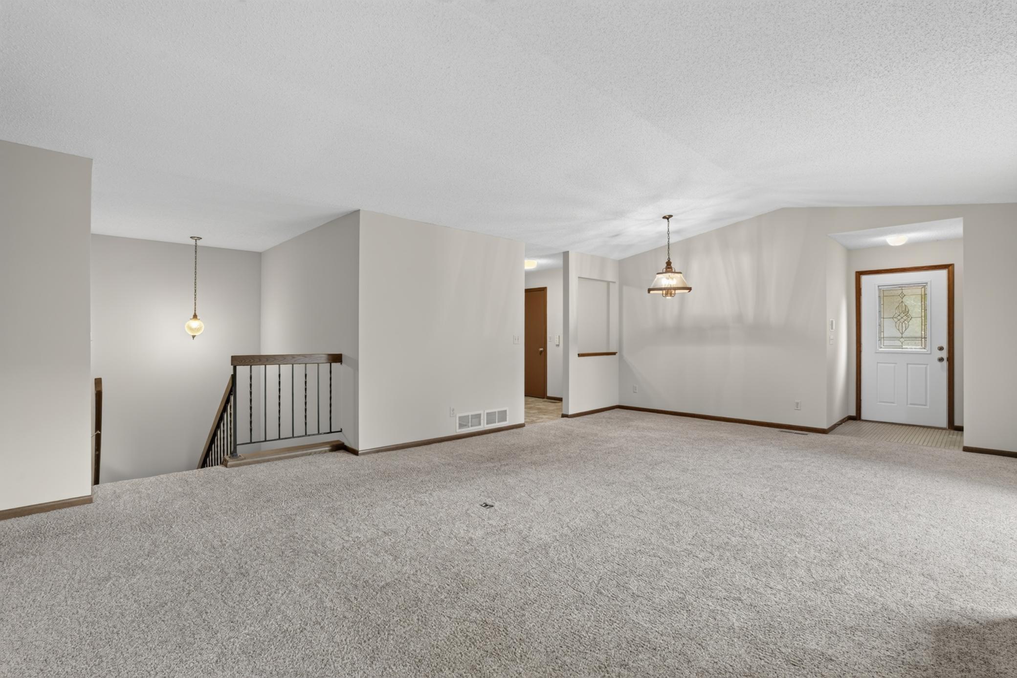 View of Residential at 7055 Robinwood Trail, Woodbury MN 55125, Woodbury (10 of 30) - Mike Wilen | Minnesota Team Real Estate
