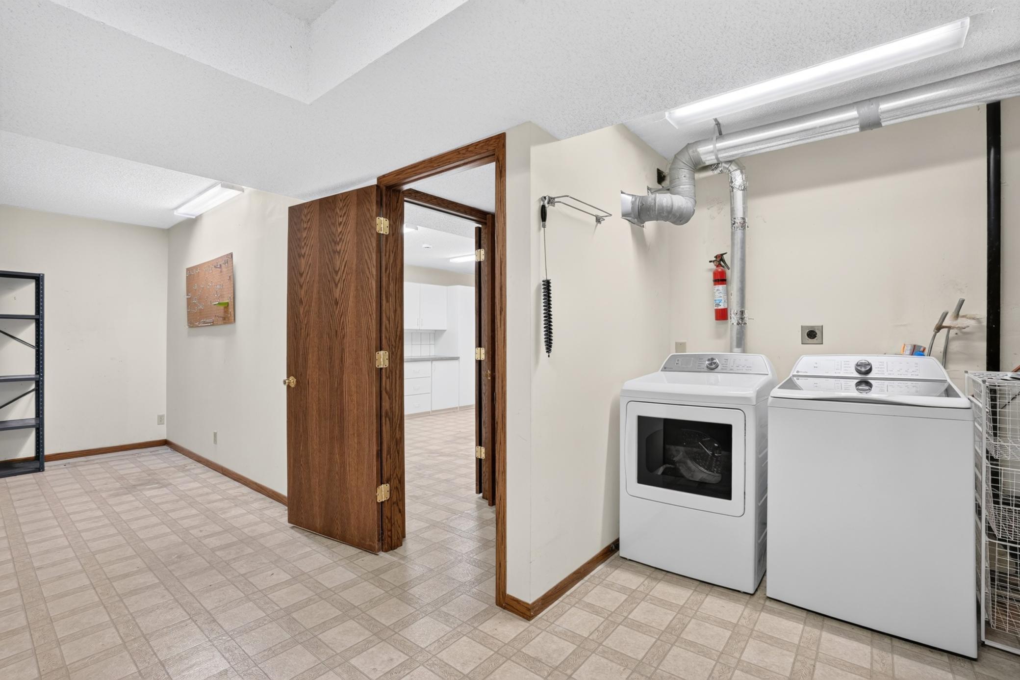 View of Residential at 7055 Robinwood Trail, Woodbury MN 55125, Woodbury (21 of 30) - Mike Wilen | Minnesota Team Real Estate