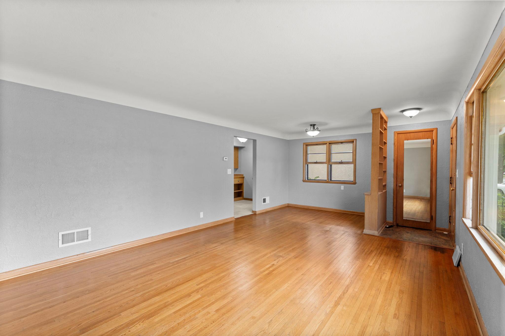 View of Residential at 238 Macarthur Street, South Saint Paul MN 55075, South Saint Paul (6 of 38) - Mike Wilen | Minnesota Team Real Estate