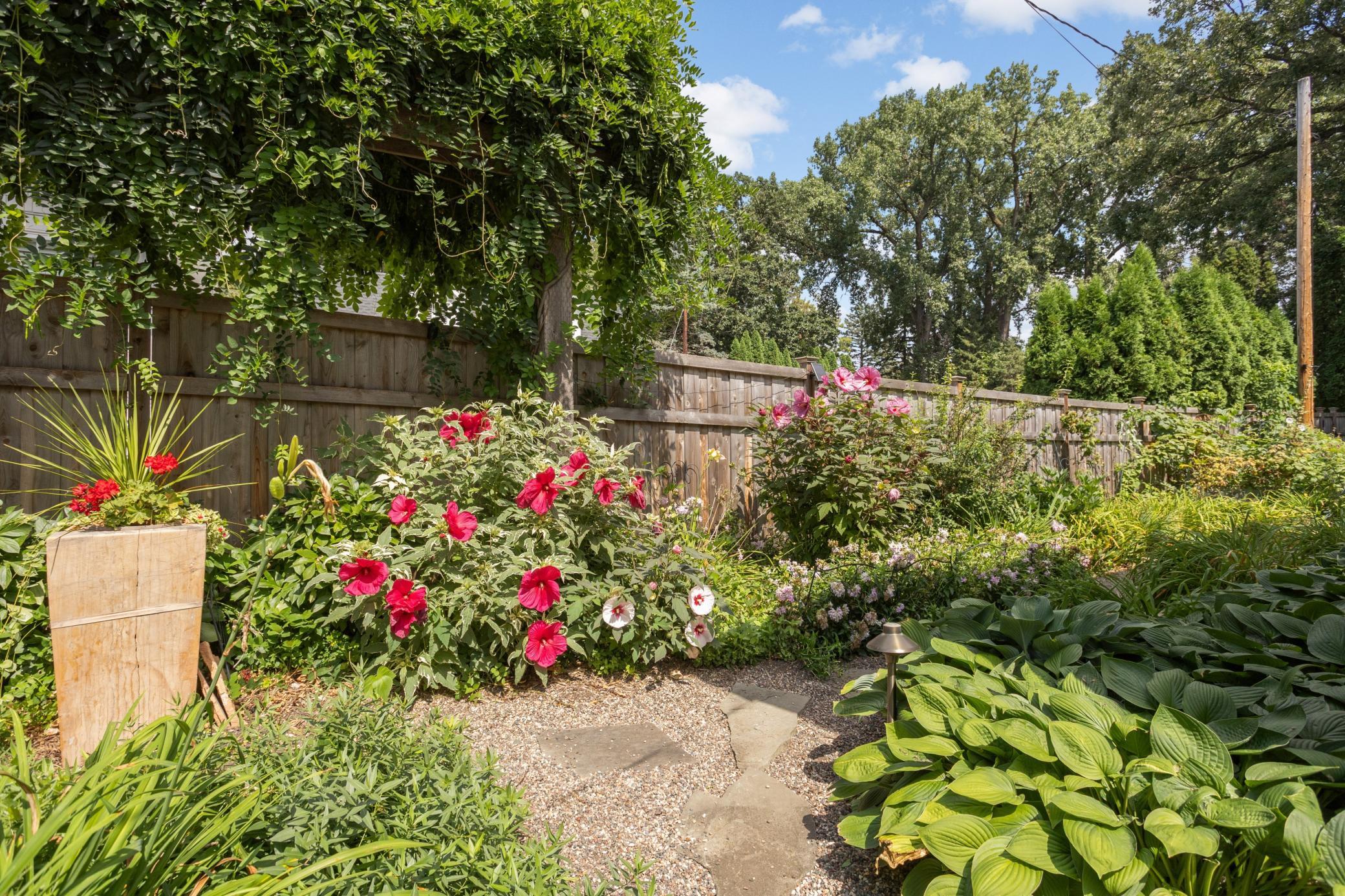 View of Residential at 1616 Mississippi River Boulevard, Saint Paul MN 55116, Saint Paul (48 of 71) - Mike Wilen | Minnesota Team Real Estate