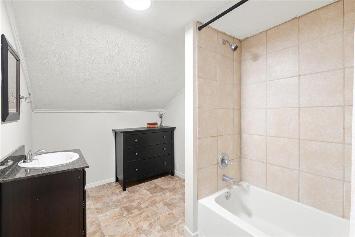 View of Residential at 2606 Hayes Street, Minneapolis MN 55418, Minneapolis (23 of 30) - Mike Wilen | Minnesota Team Real Estate