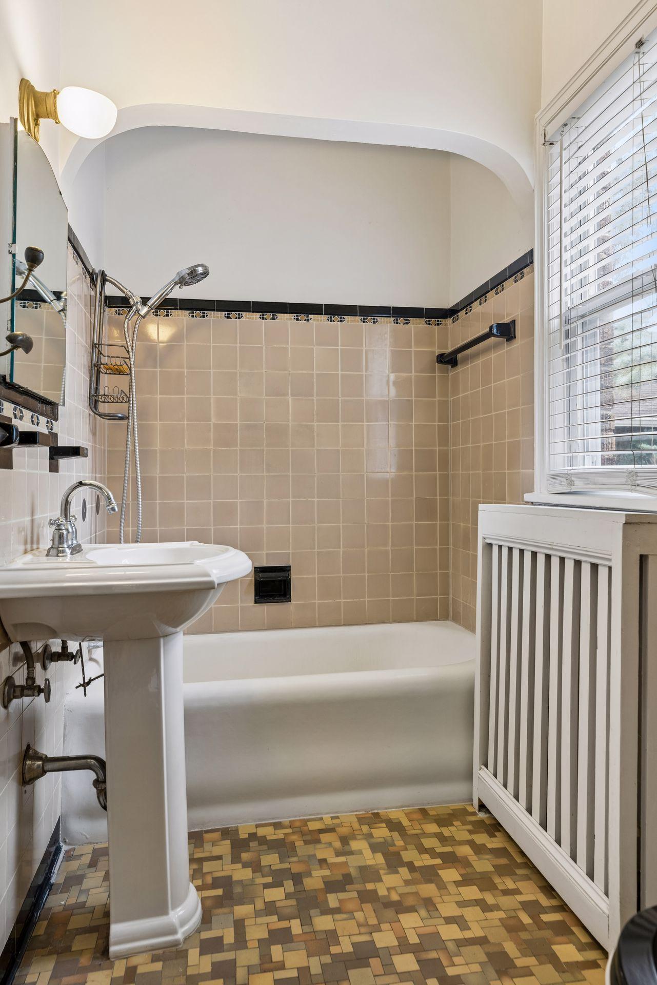 View of Residential at 3948 1st Avenue #201, Minneapolis MN 55409, Minneapolis (23 of 24) - Mike Wilen | Minnesota Team Real Estate