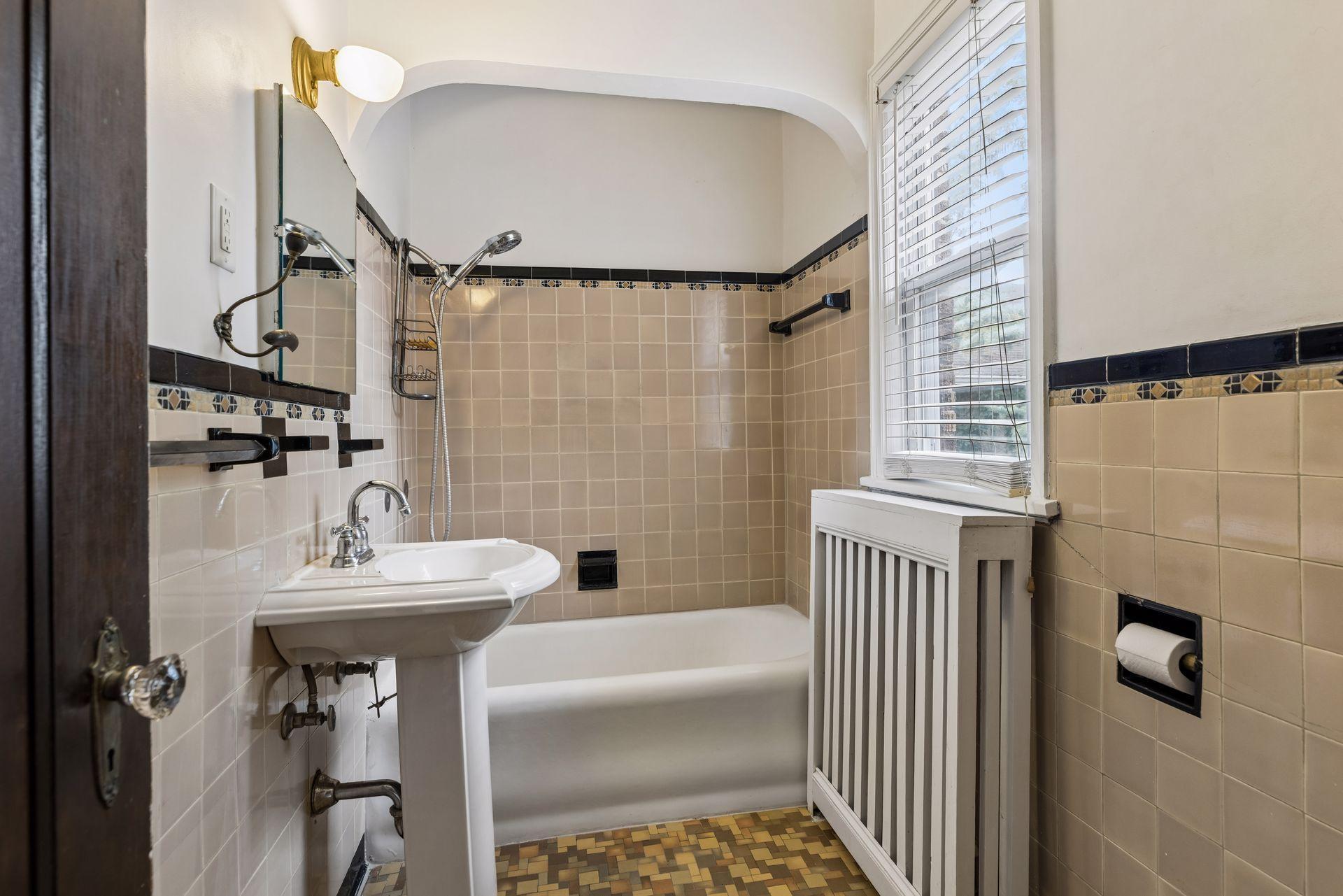 View of Residential at 3948 1st Avenue #201, Minneapolis MN 55409, Minneapolis (22 of 24) - Mike Wilen | Minnesota Team Real Estate