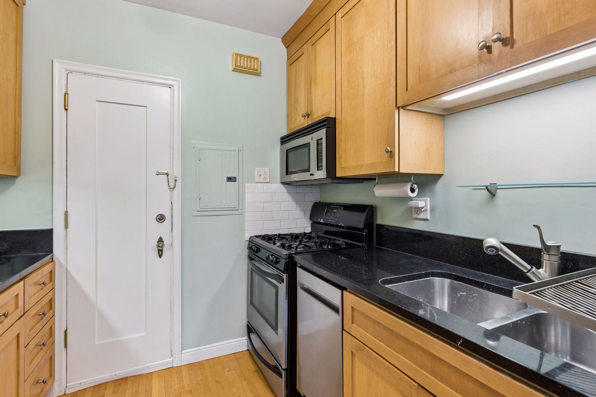 View of Residential at 3948 1st Avenue #201, Minneapolis MN 55409, Minneapolis (15 of 24) - Mike Wilen | Minnesota Team Real Estate
