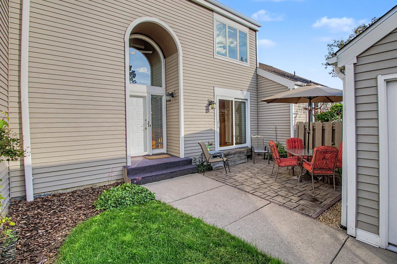 View of (TH) Side x Side at 1182 Saint Clair Avenue, Saint Paul - Mike Wilen | Minnesota Team Real Estate