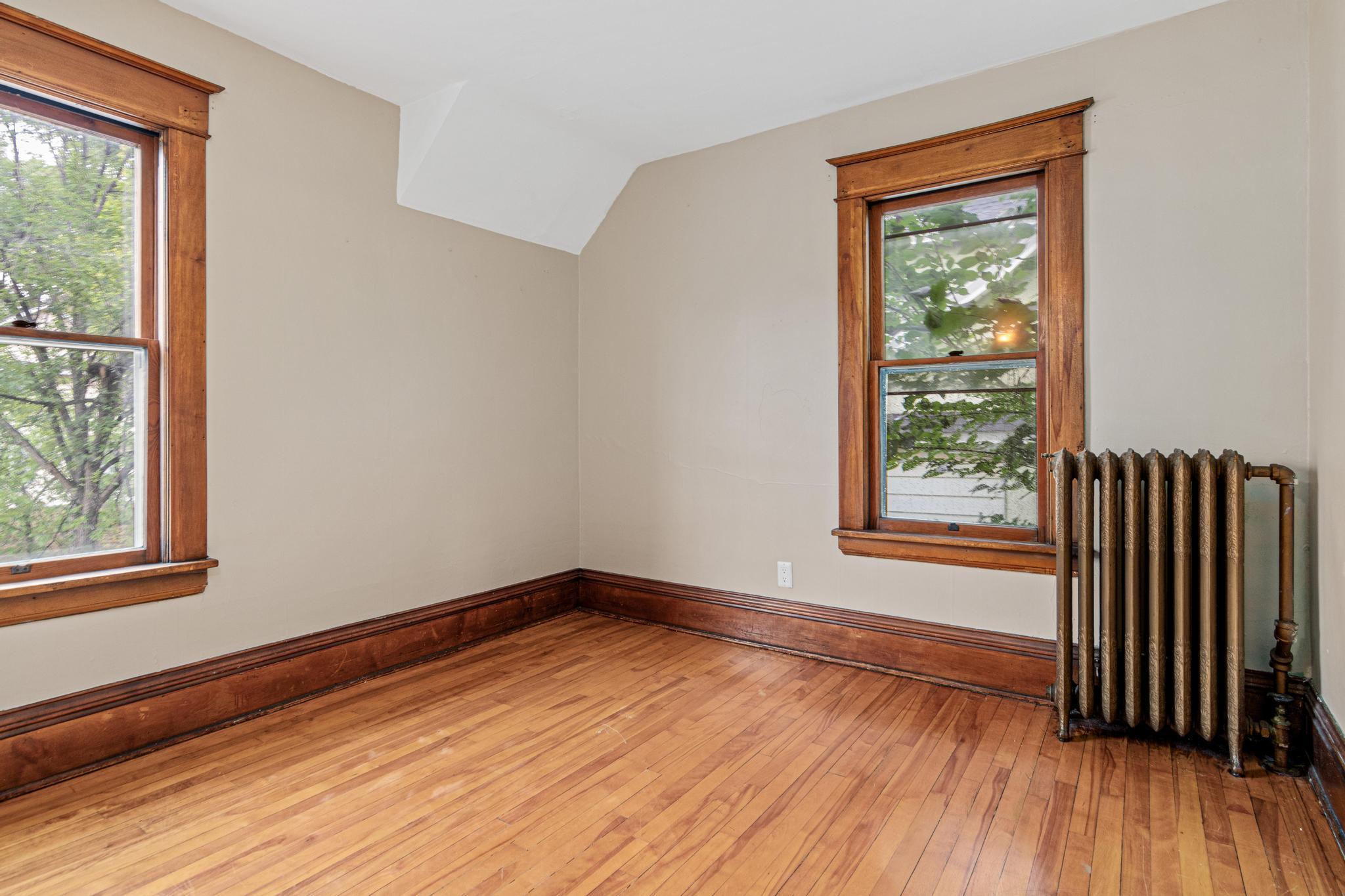 View of Residential at 1070 Minnehaha Avenue, Saint Paul MN 55106, Saint Paul (6 of 41) - Mike Wilen | Minnesota Team Real Estate