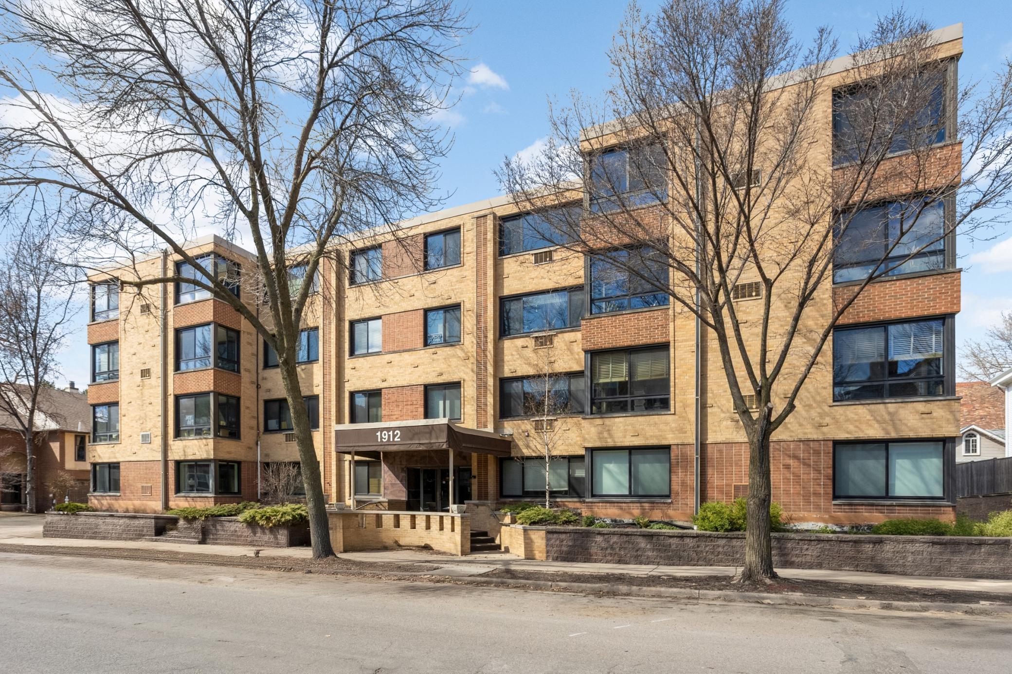 View of Residential at 1912 Dupont Avenue #405, Minneapolis MN 55403, Minneapolis (18 of 18) - Mike Wilen | Minnesota Team Real Estate