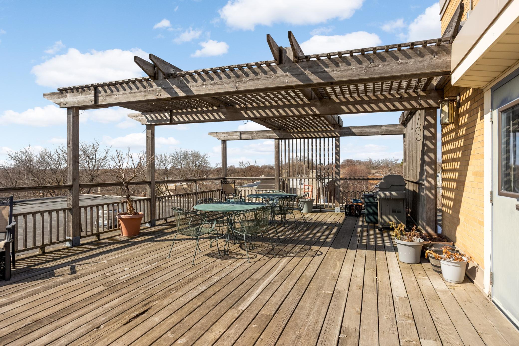 View of Residential at 1912 Dupont Avenue #405, Minneapolis MN 55403, Minneapolis (15 of 18) - Mike Wilen | Minnesota Team Real Estate