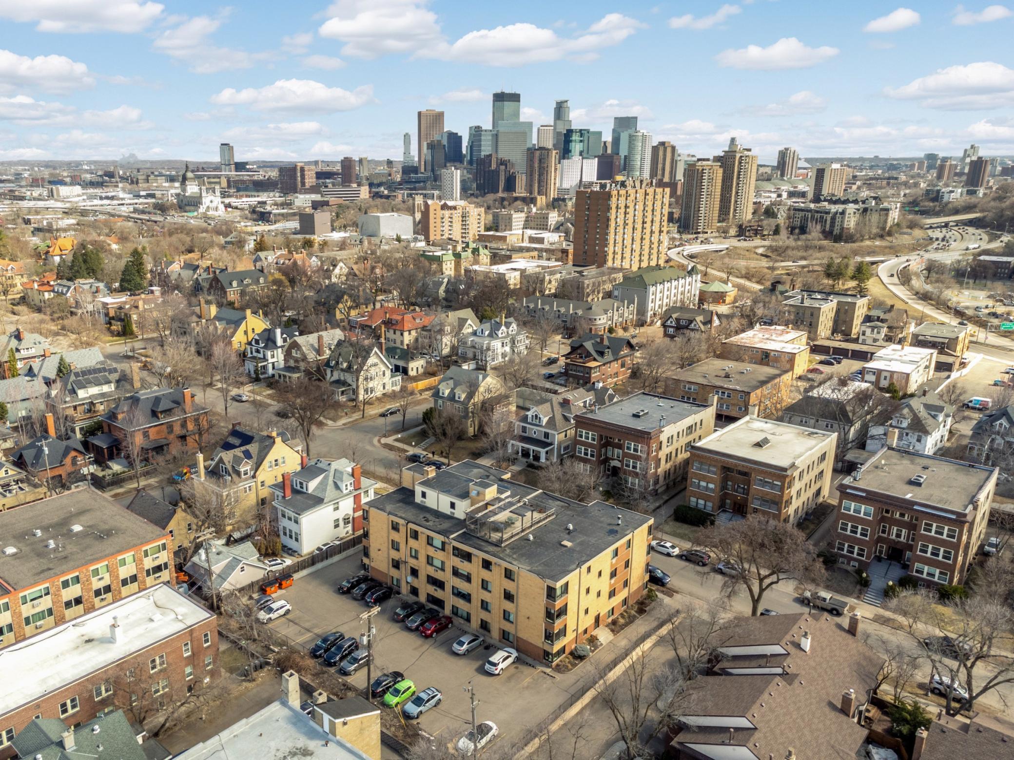 View of Residential at 1912 Dupont Avenue #405, Minneapolis MN 55403, Minneapolis (17 of 18) - Mike Wilen | Minnesota Team Real Estate