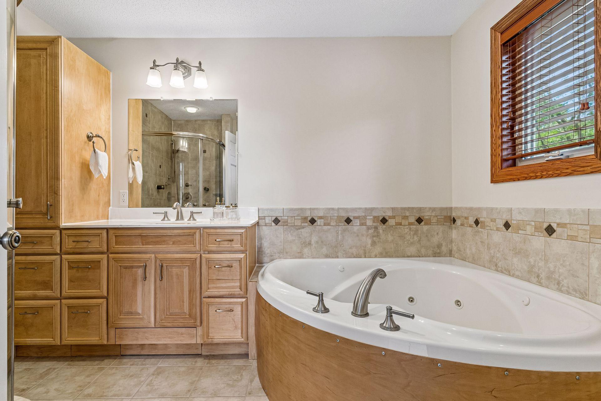 View of Residential at 1836 Prior Avenue, Falcon Heights MN 55113, Falcon Heights (18 of 36) - Mike Wilen | Minnesota Team Real Estate