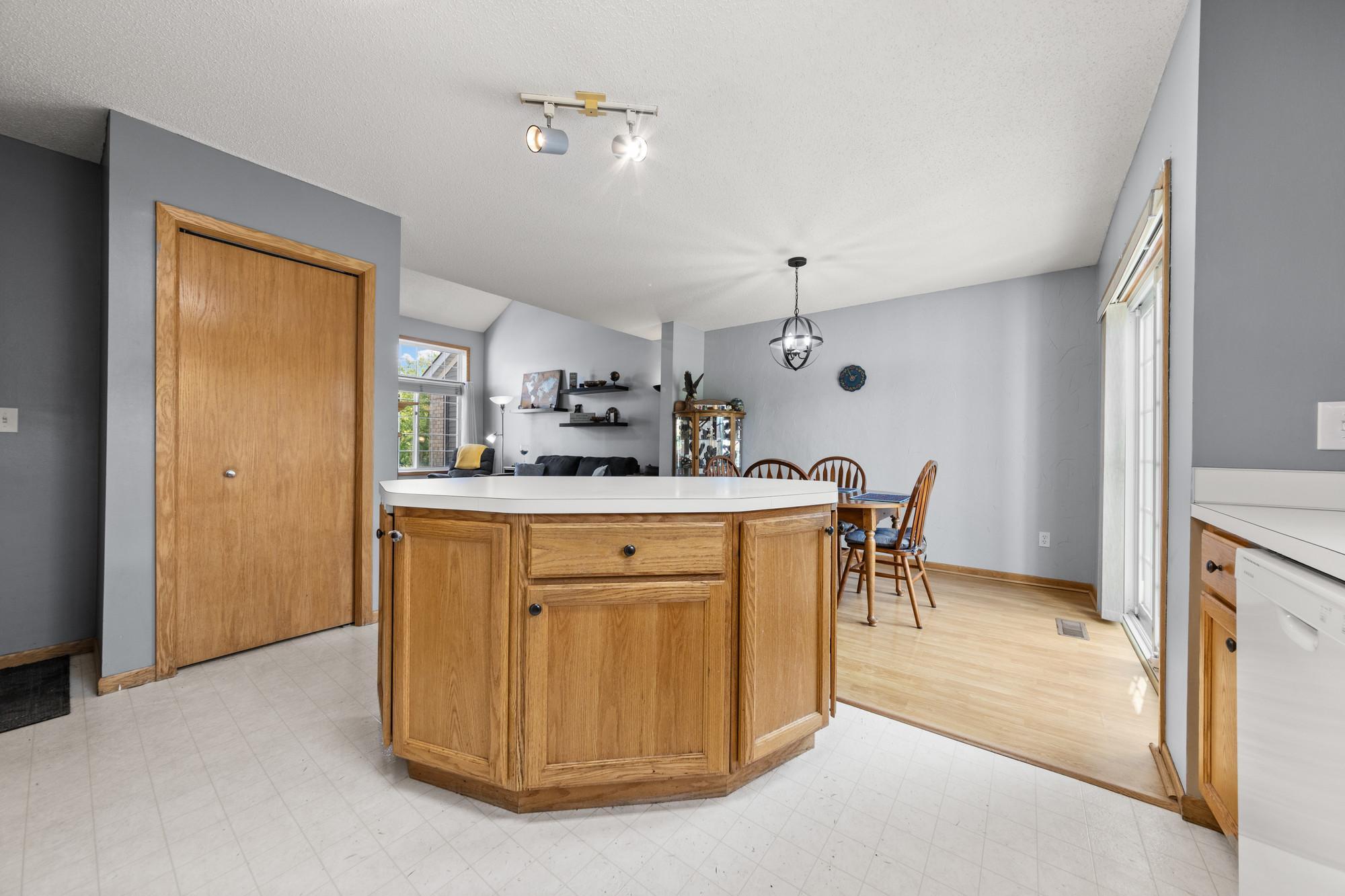 View of Residential at 446 Mission Hills Way, Chanhassen MN 55317, Chanhassen (10 of 32) - Mike Wilen | Minnesota Team Real Estate
