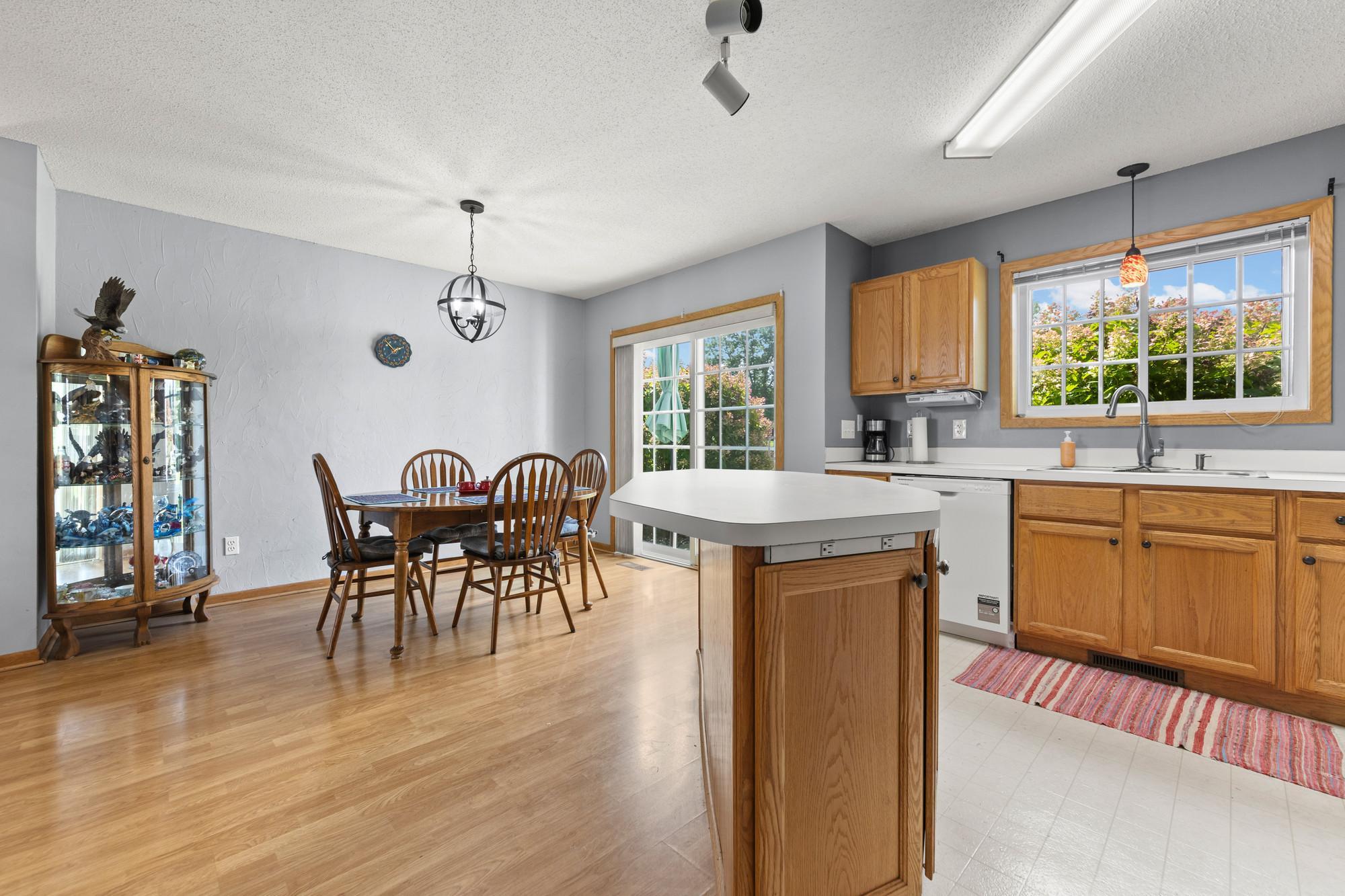 View of Residential at 446 Mission Hills Way, Chanhassen MN 55317, Chanhassen (7 of 32) - Mike Wilen | Minnesota Team Real Estate
