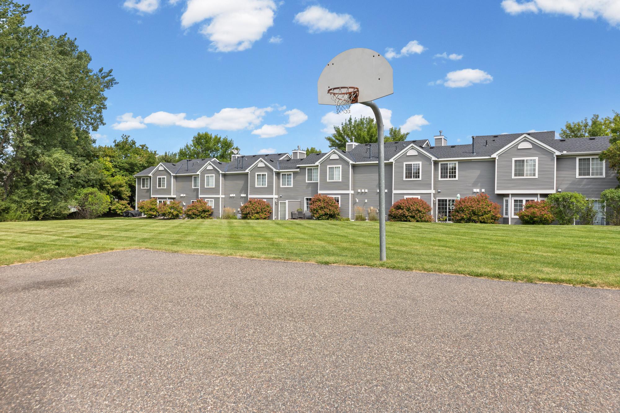 View of Residential at 446 Mission Hills Way, Chanhassen MN 55317, Chanhassen (29 of 32) - Mike Wilen | Minnesota Team Real Estate