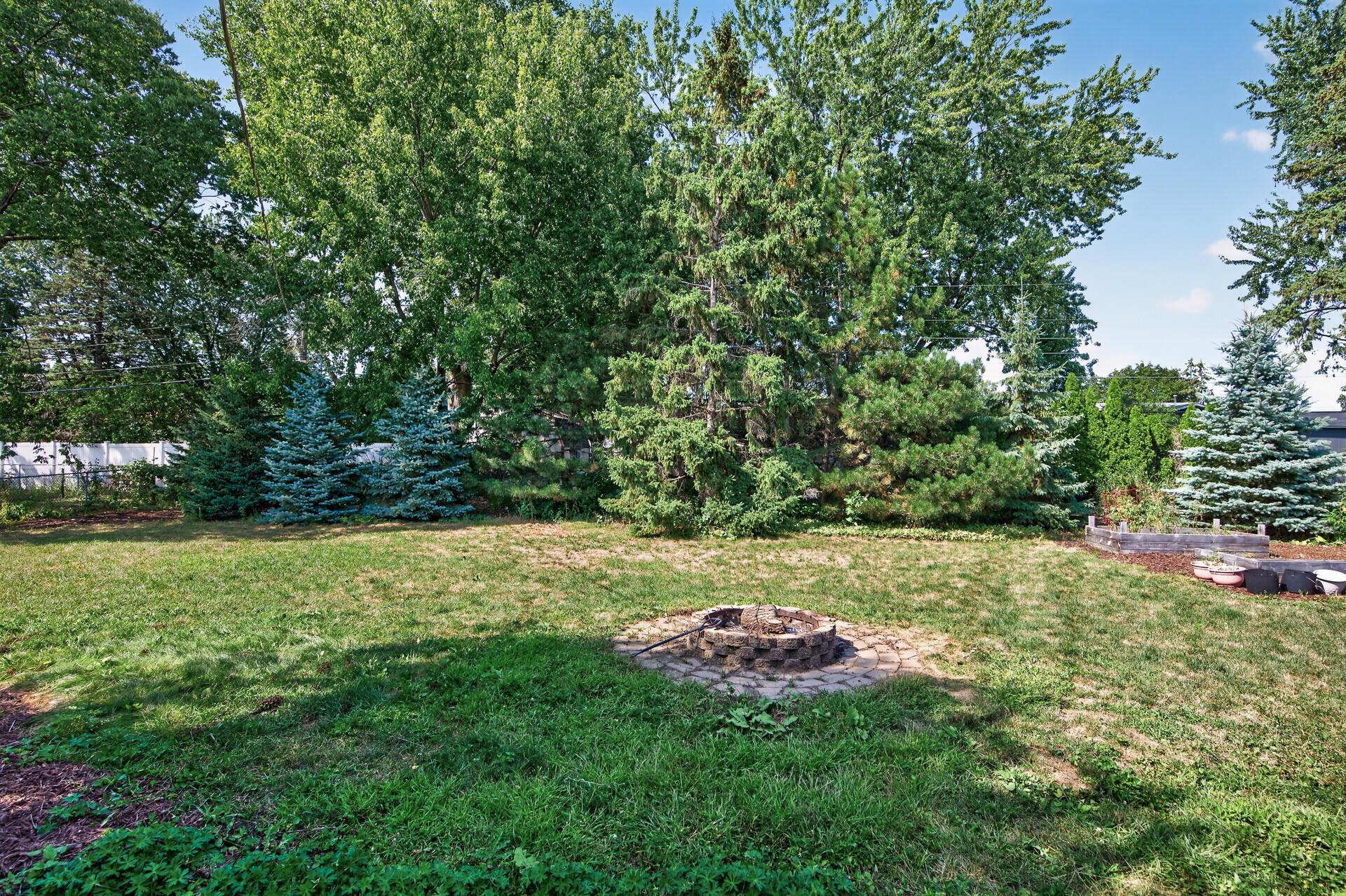 View of Residential at 958 Cortland Drive, Apple Valley MN 55124, Apple Valley (38 of 42) - Mike Wilen | Minnesota Team Real Estate