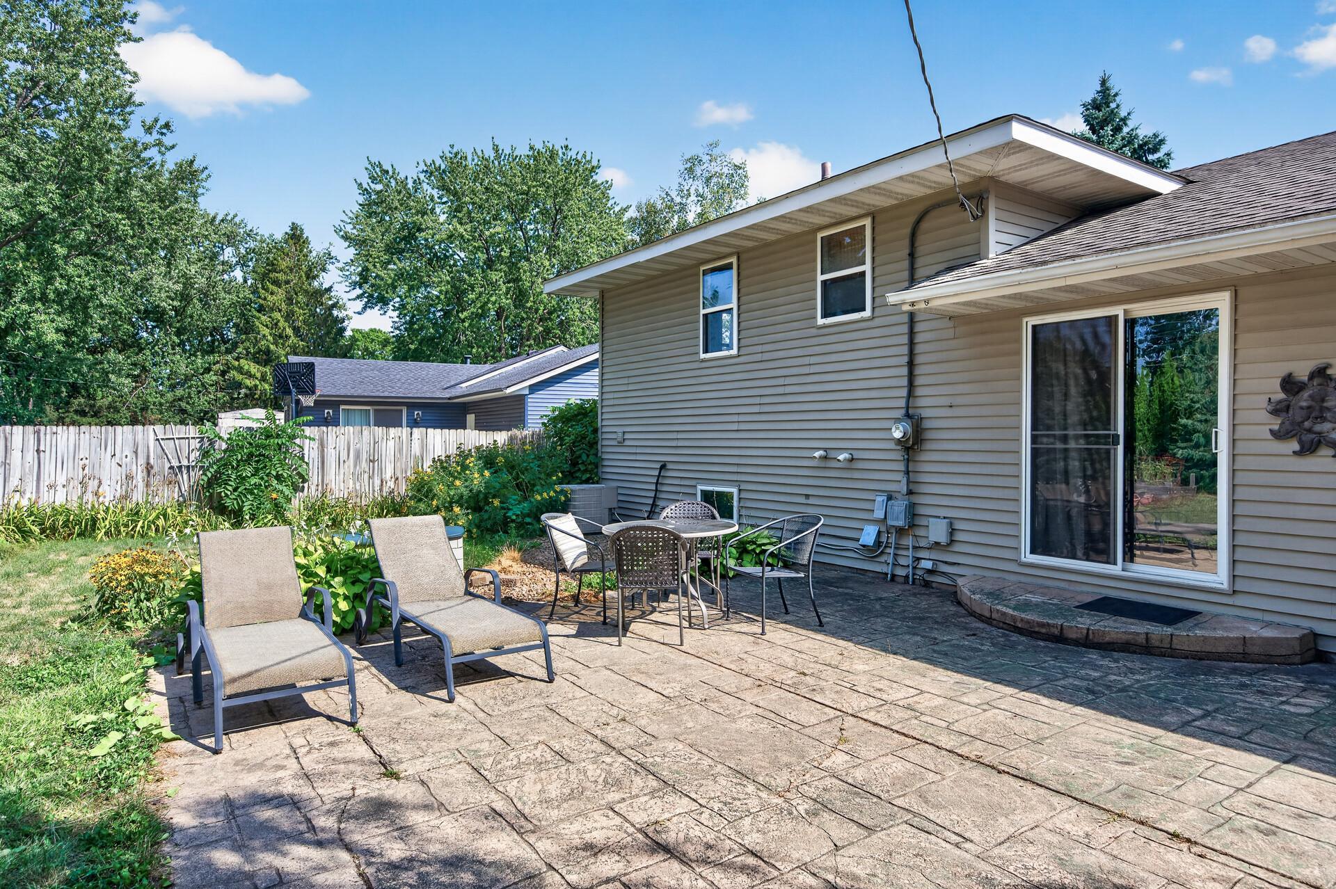 View of Residential at 958 Cortland Drive, Apple Valley MN 55124, Apple Valley (36 of 42) - Mike Wilen | Minnesota Team Real Estate