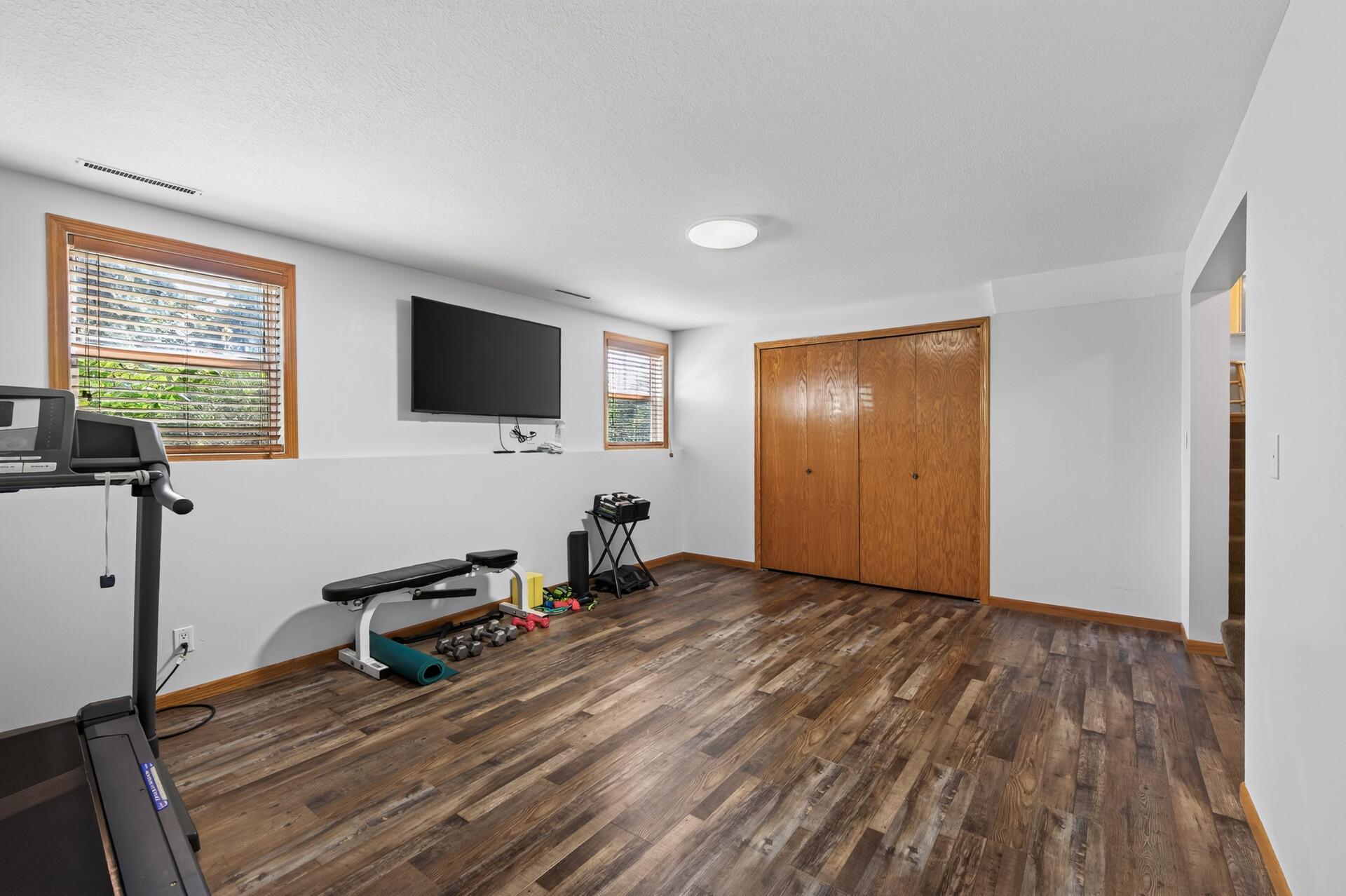 View of Residential at 958 Cortland Drive, Apple Valley MN 55124, Apple Valley (30 of 42) - Mike Wilen | Minnesota Team Real Estate