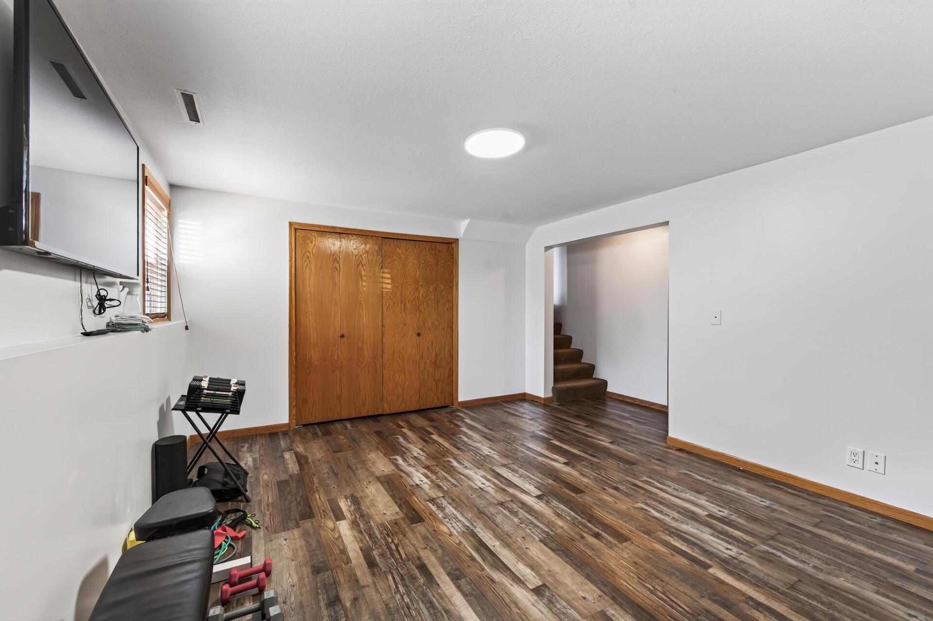 View of Residential at 958 Cortland Drive, Apple Valley MN 55124, Apple Valley (29 of 42) - Mike Wilen | Minnesota Team Real Estate