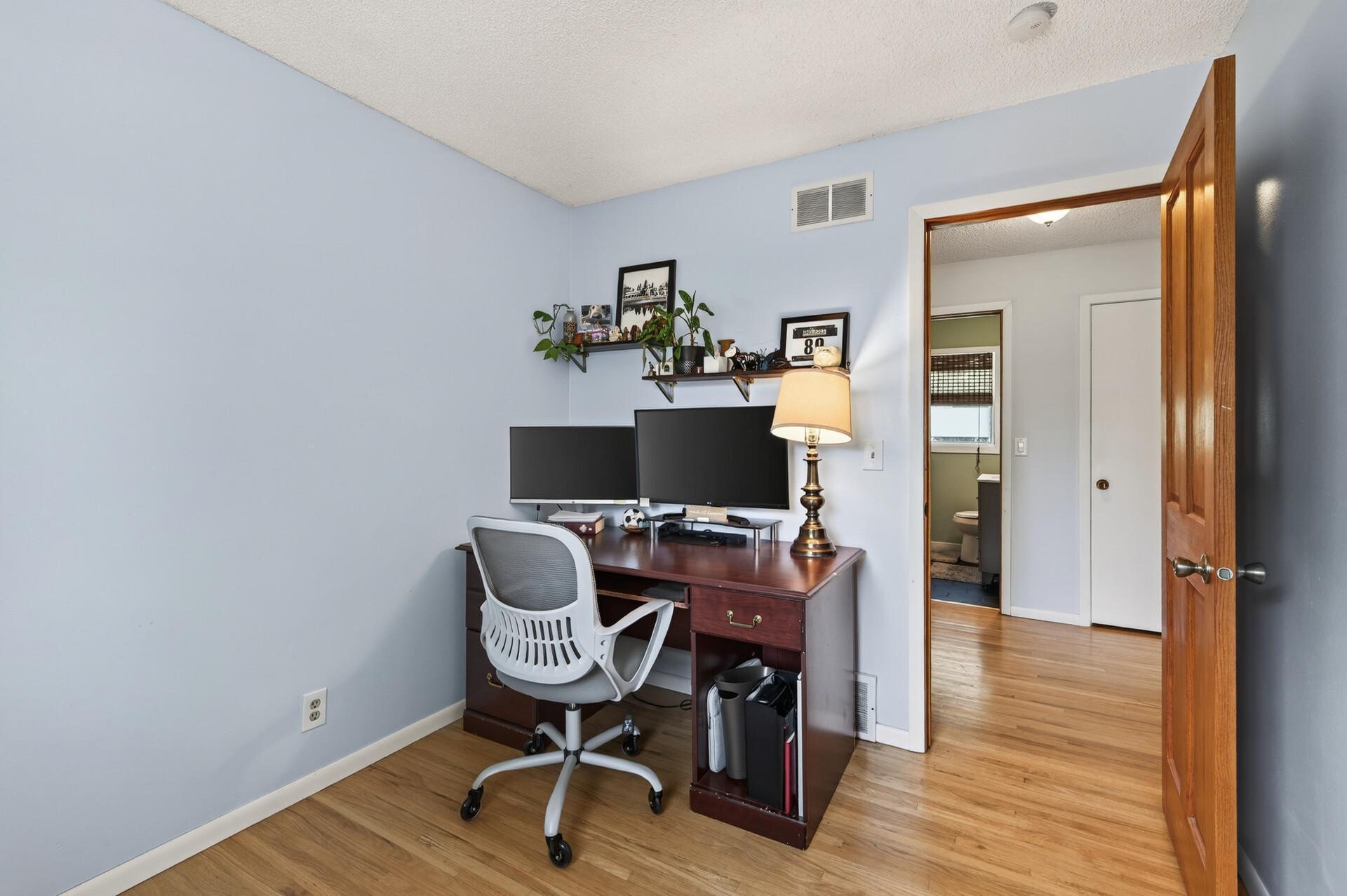 View of Residential at 958 Cortland Drive, Apple Valley MN 55124, Apple Valley (21 of 42) - Mike Wilen | Minnesota Team Real Estate